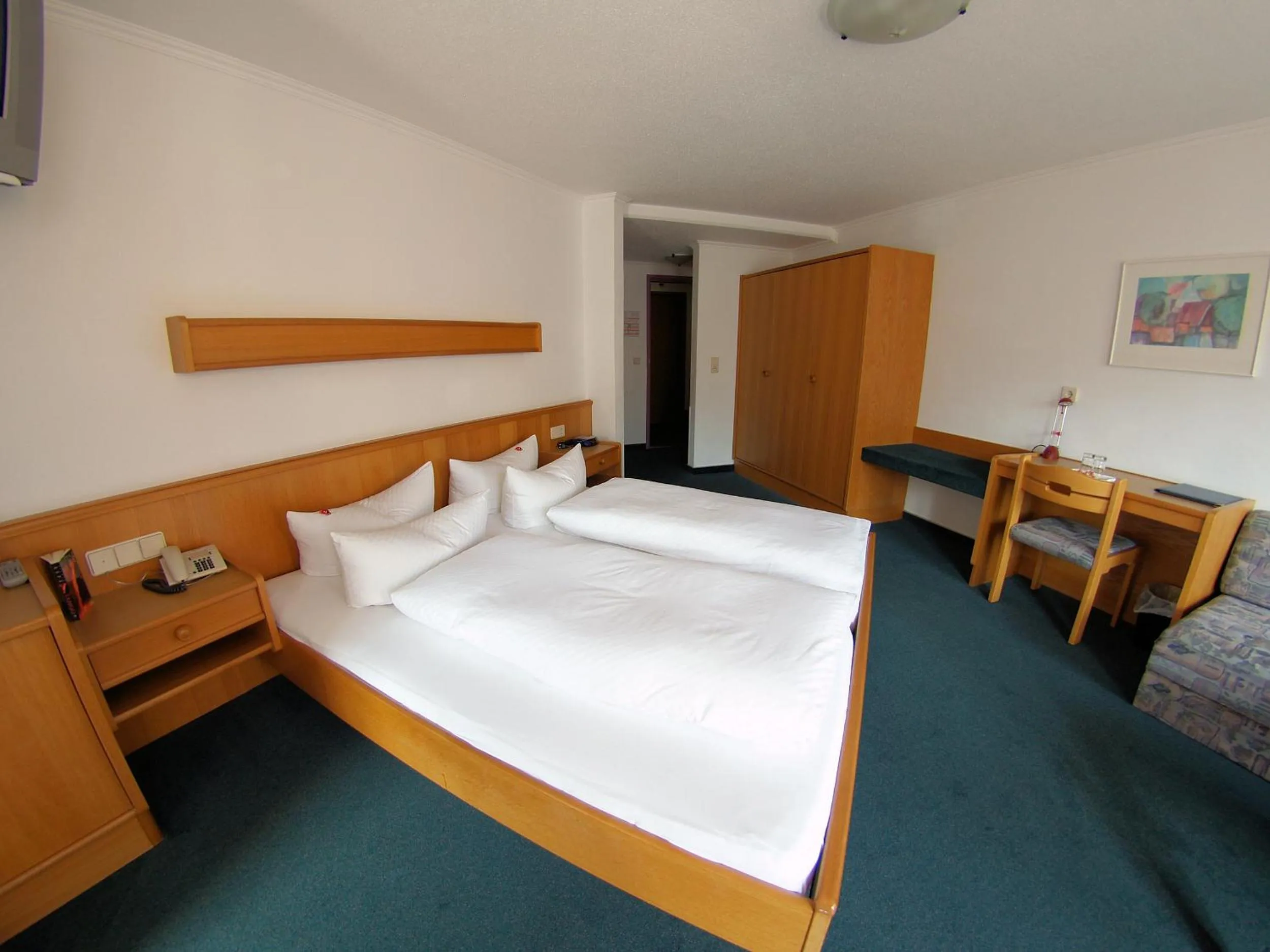 Bedroom, Bed in Hotel Montana