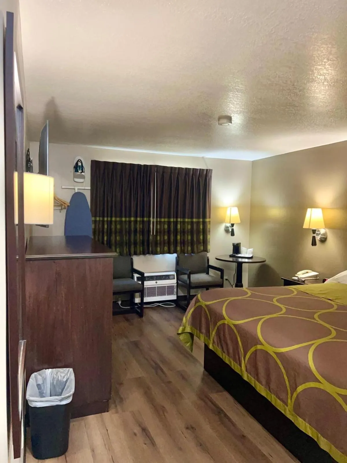 Bed in Super 8 by Wyndham Ogden, Utah