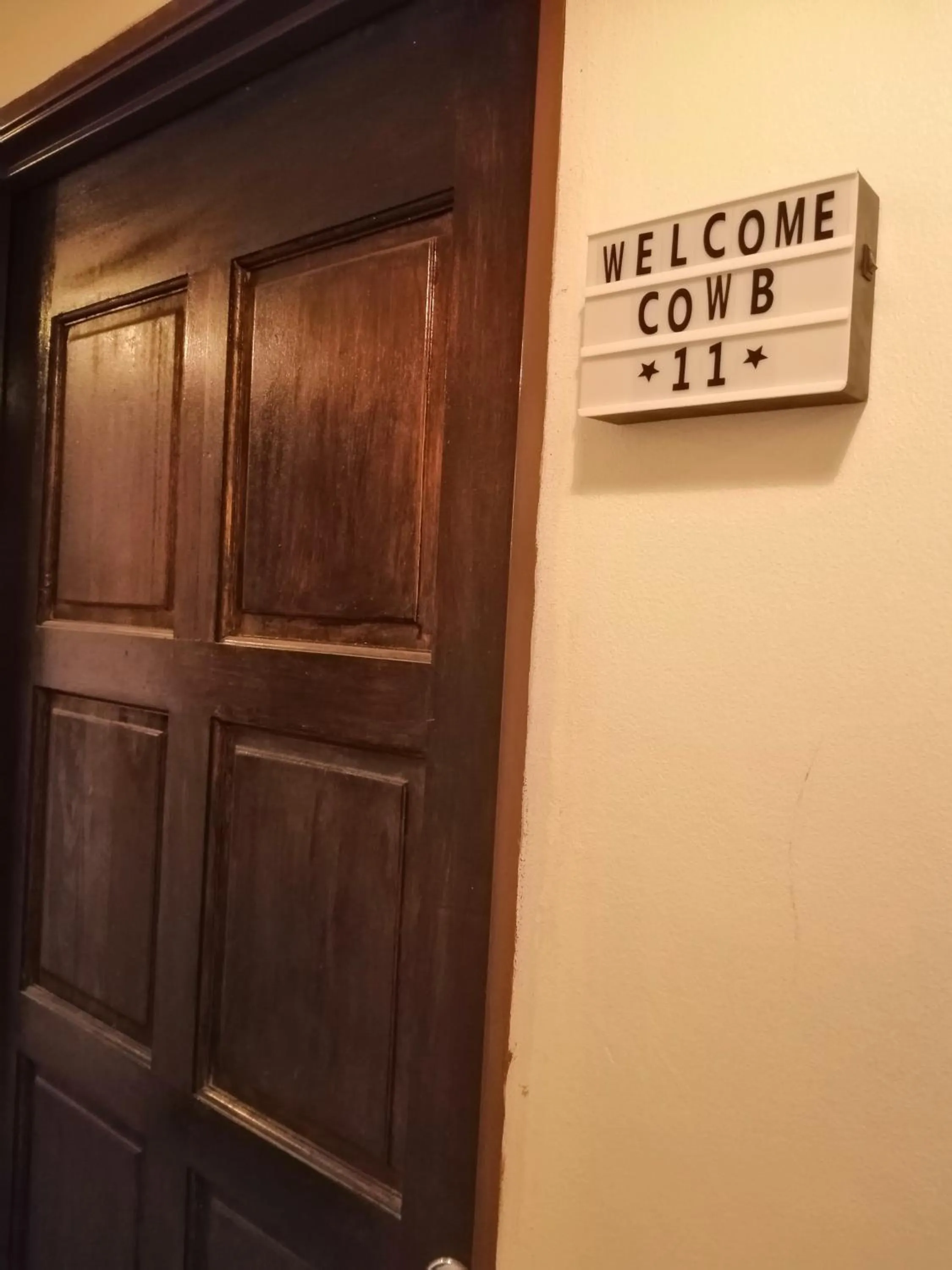 room service in Cow B Homestay Semporna