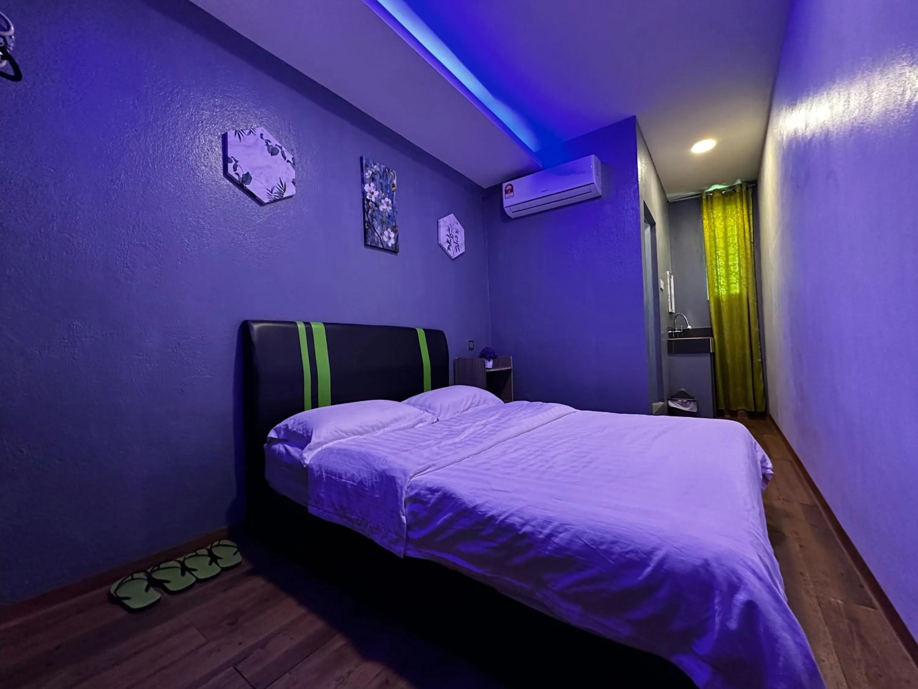 Bed in Cow B Homestay Semporna