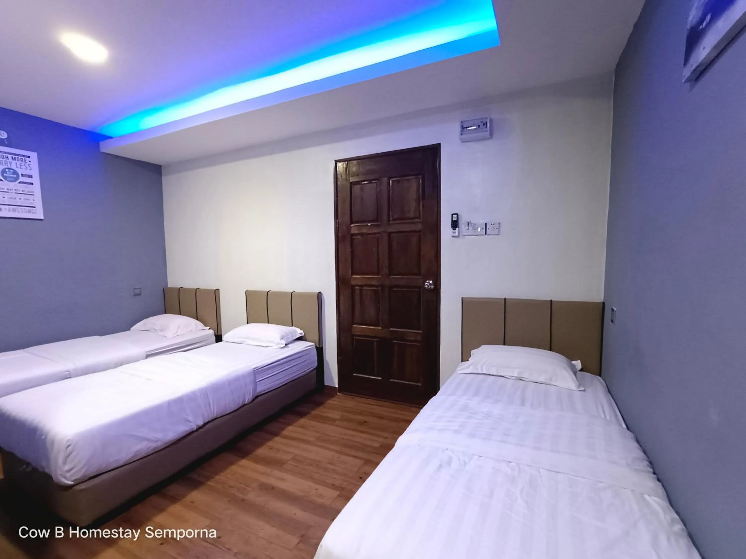 Photo of the whole room, Bed in Cow B Homestay Semporna