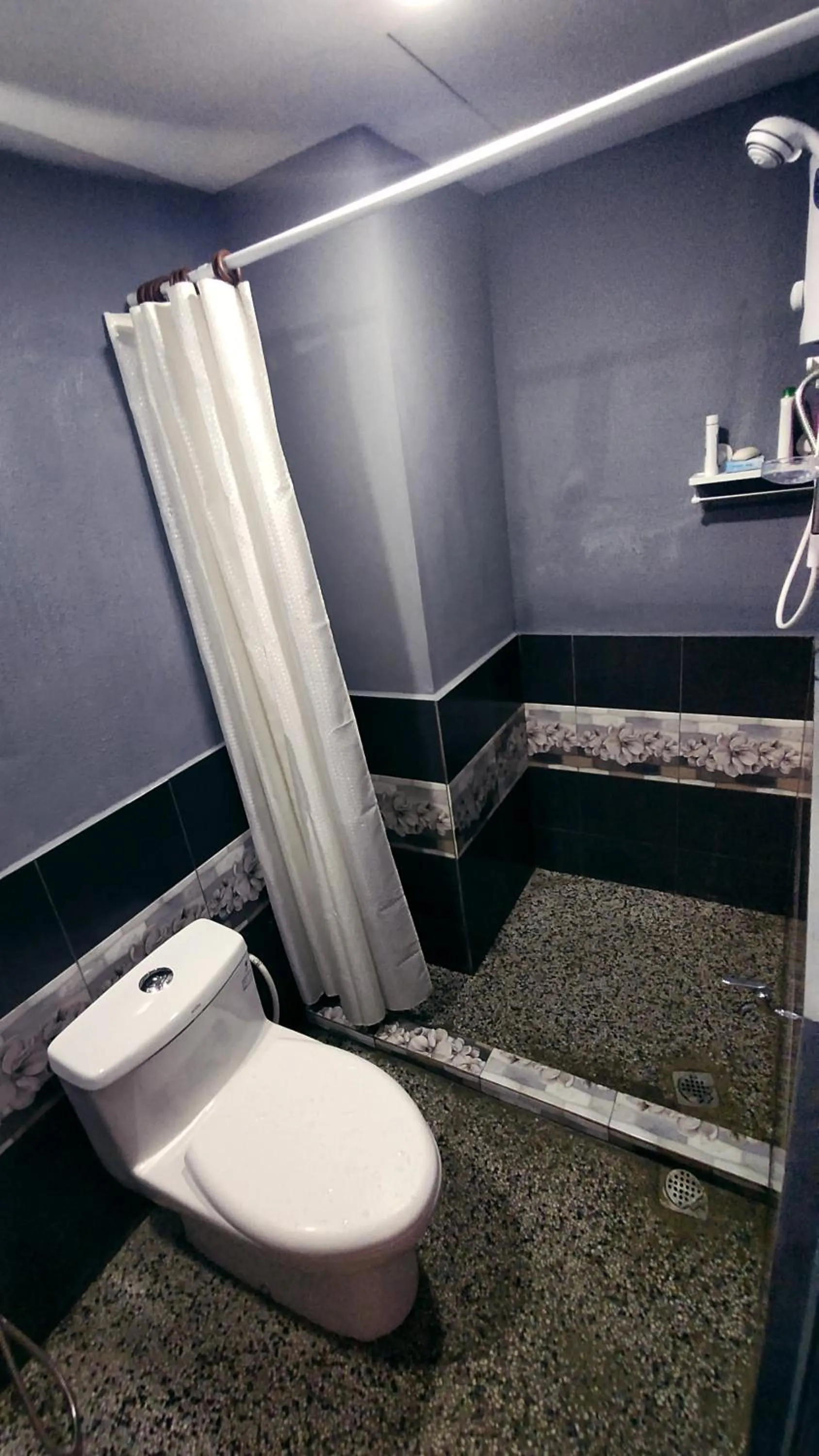 Toilet in Cow B Homestay Semporna