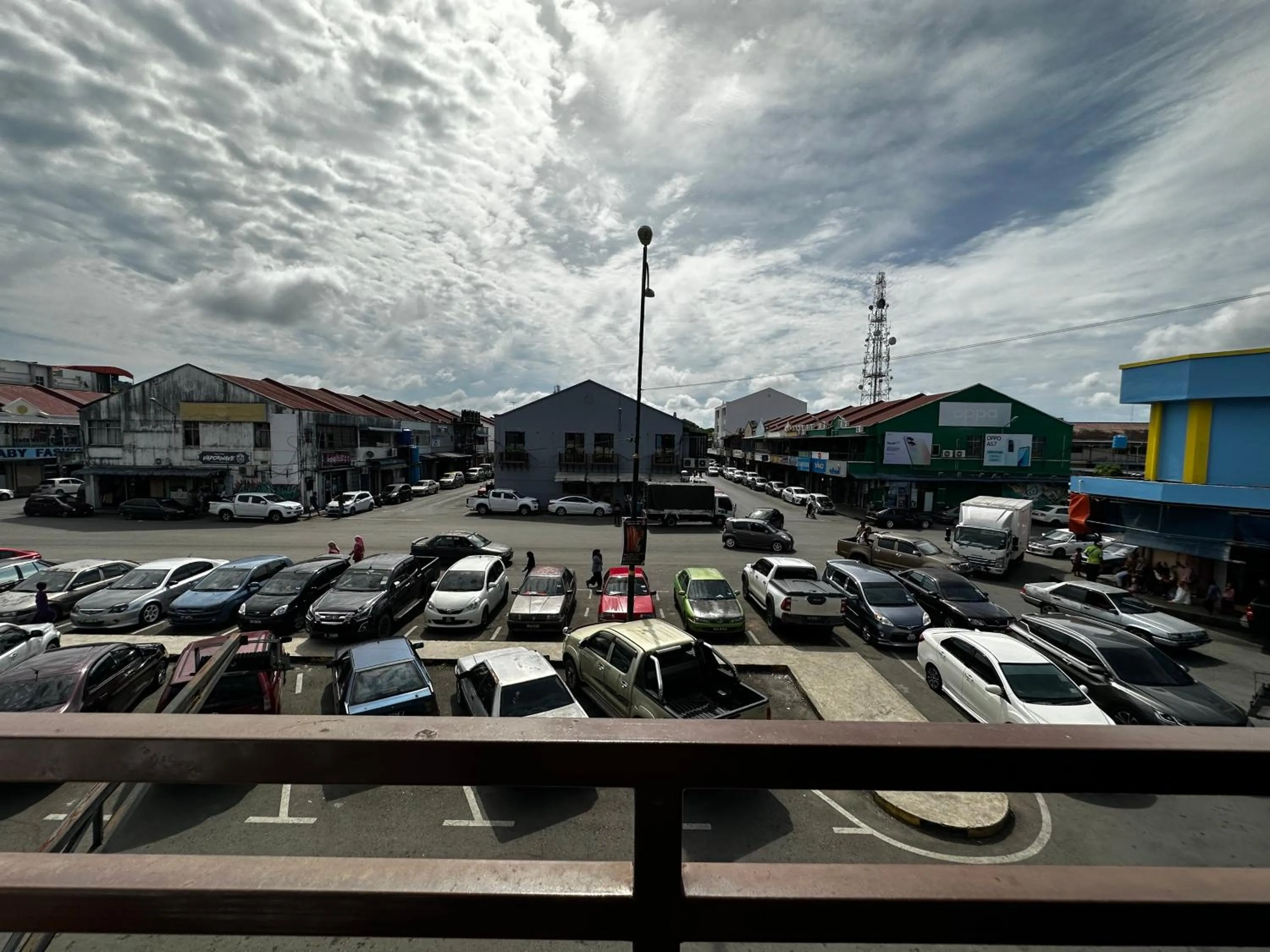 Street view in Cow B Homestay Semporna