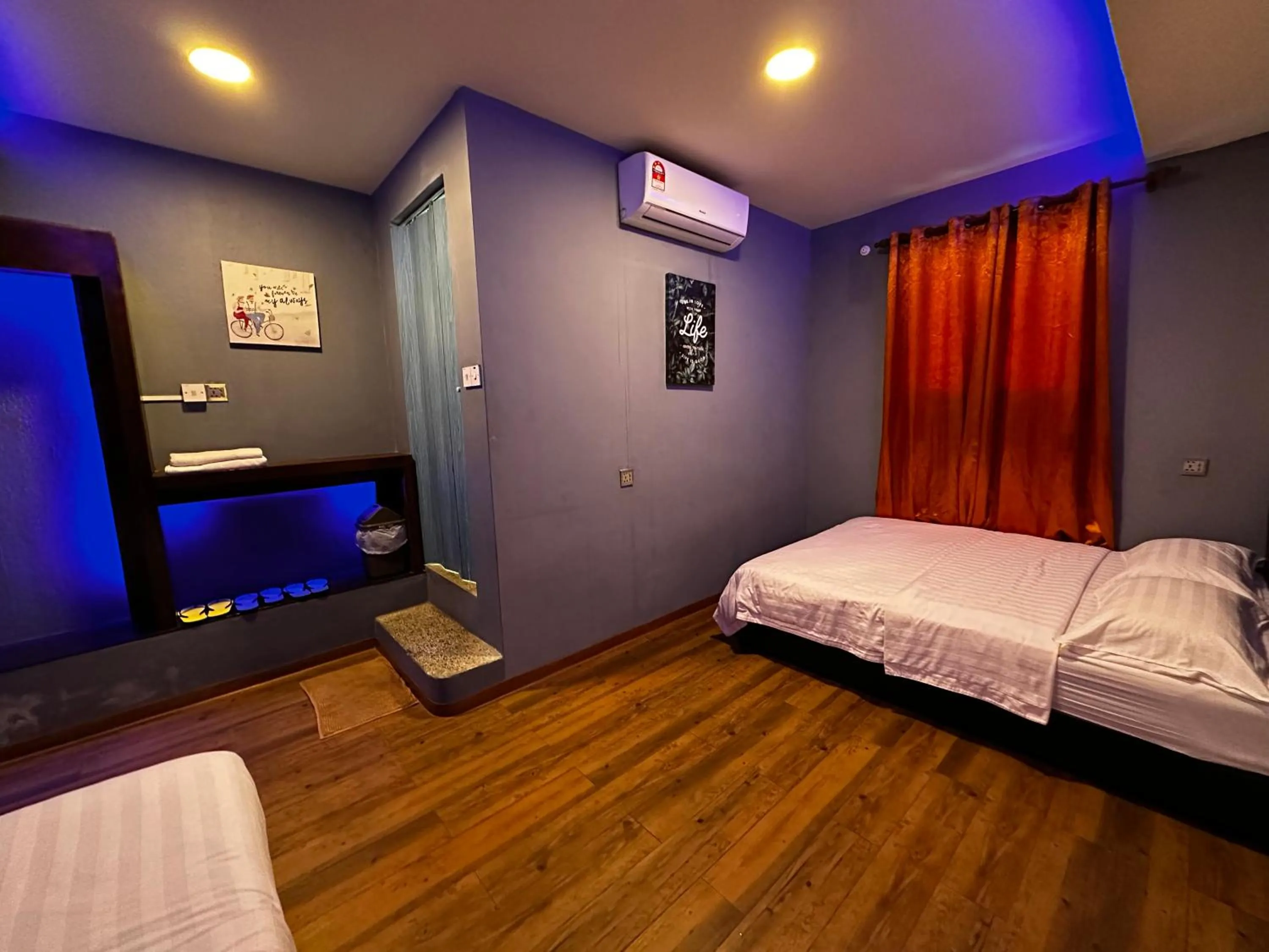 Bed in Cow B Homestay Semporna