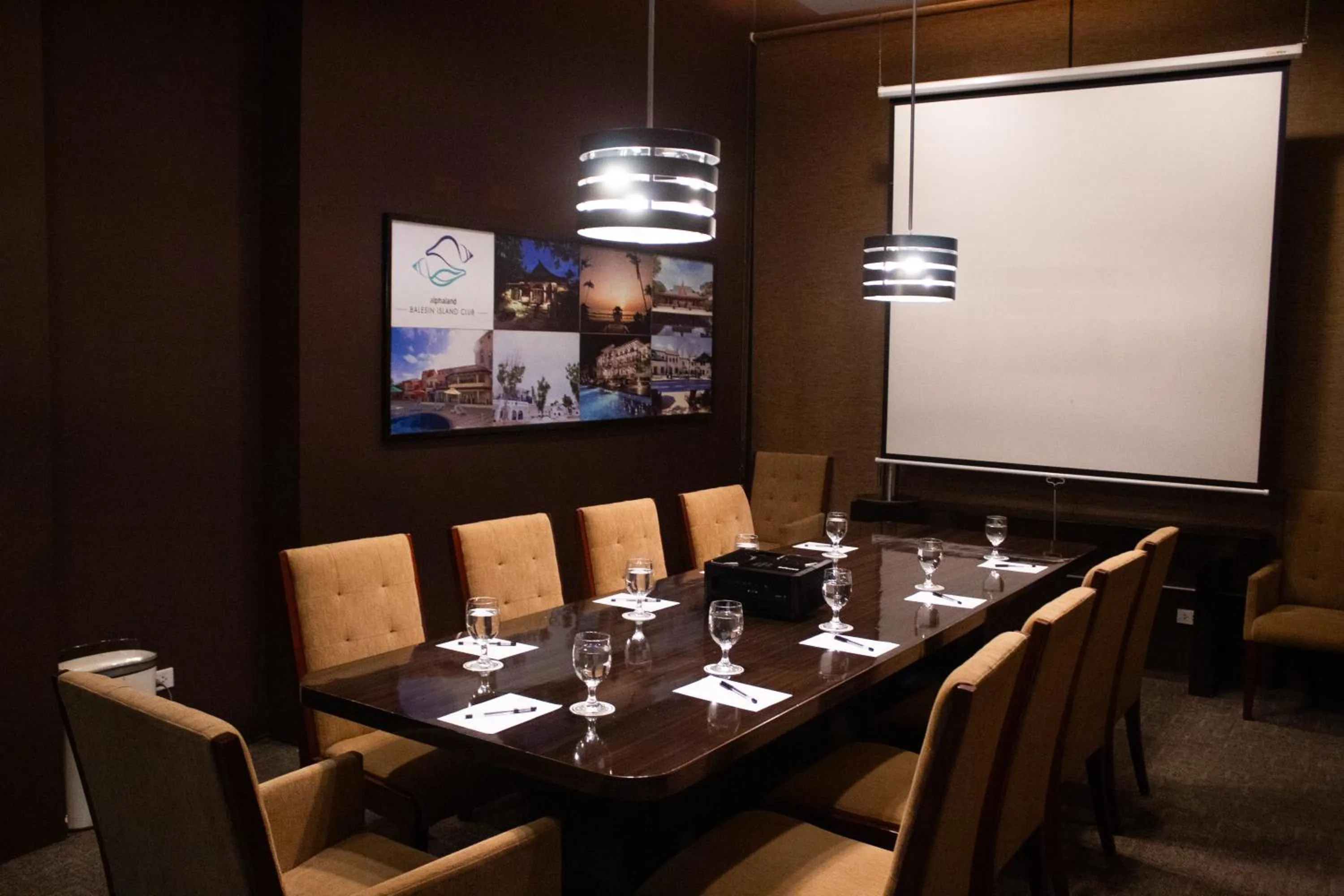 Business facilities in The Alpha Suites