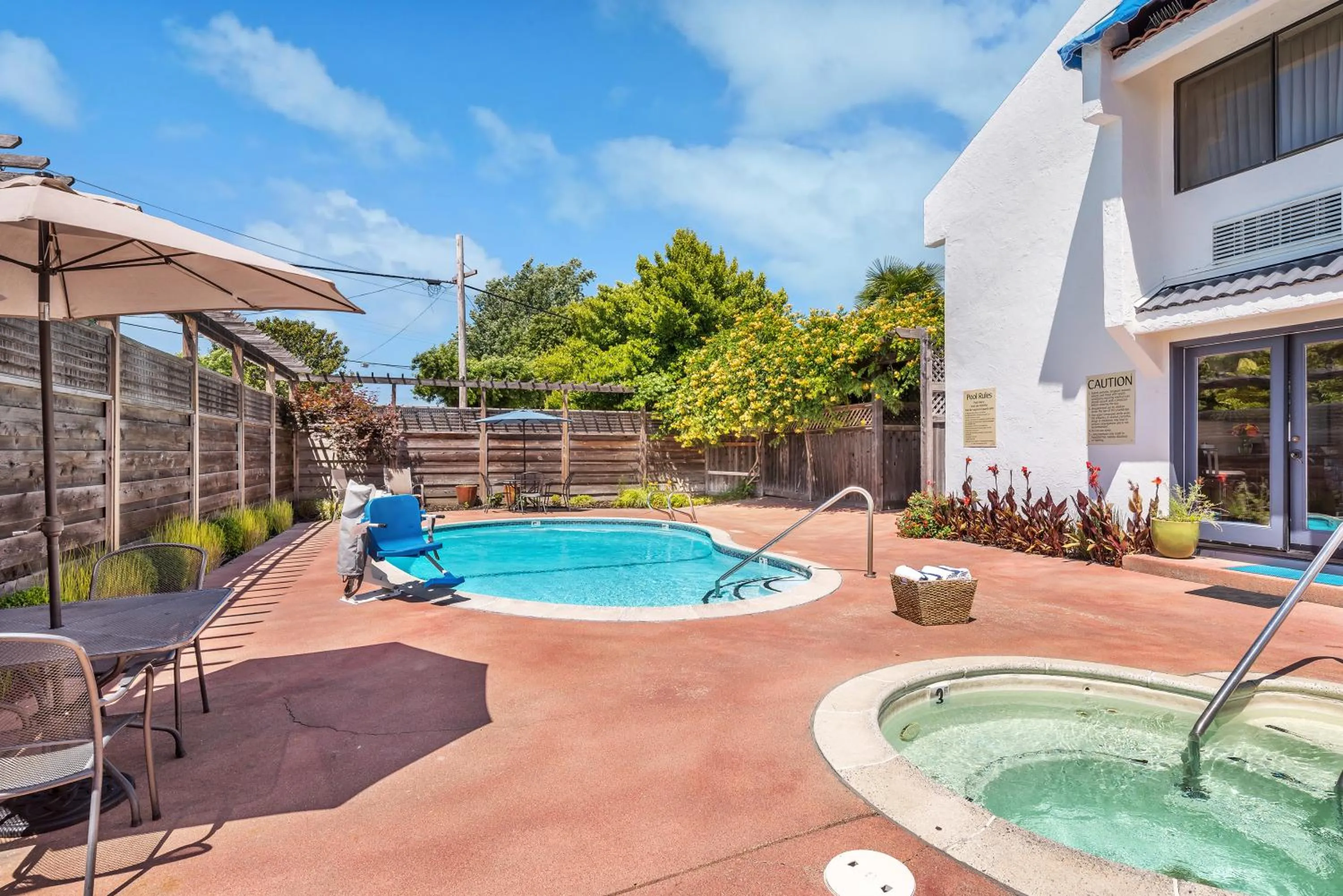 Hot Tub in GoodSpring Motel