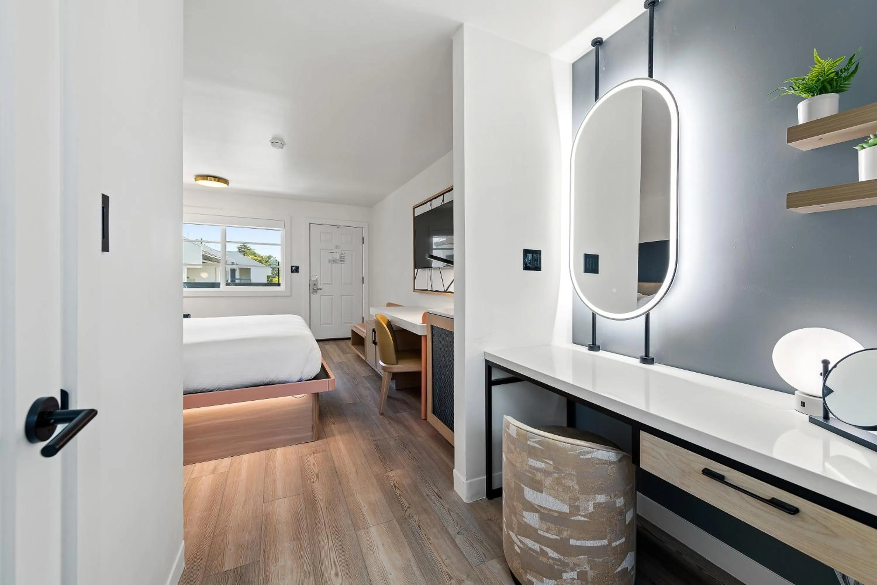 Photo of the whole room, Bed in GoodSpring Motel