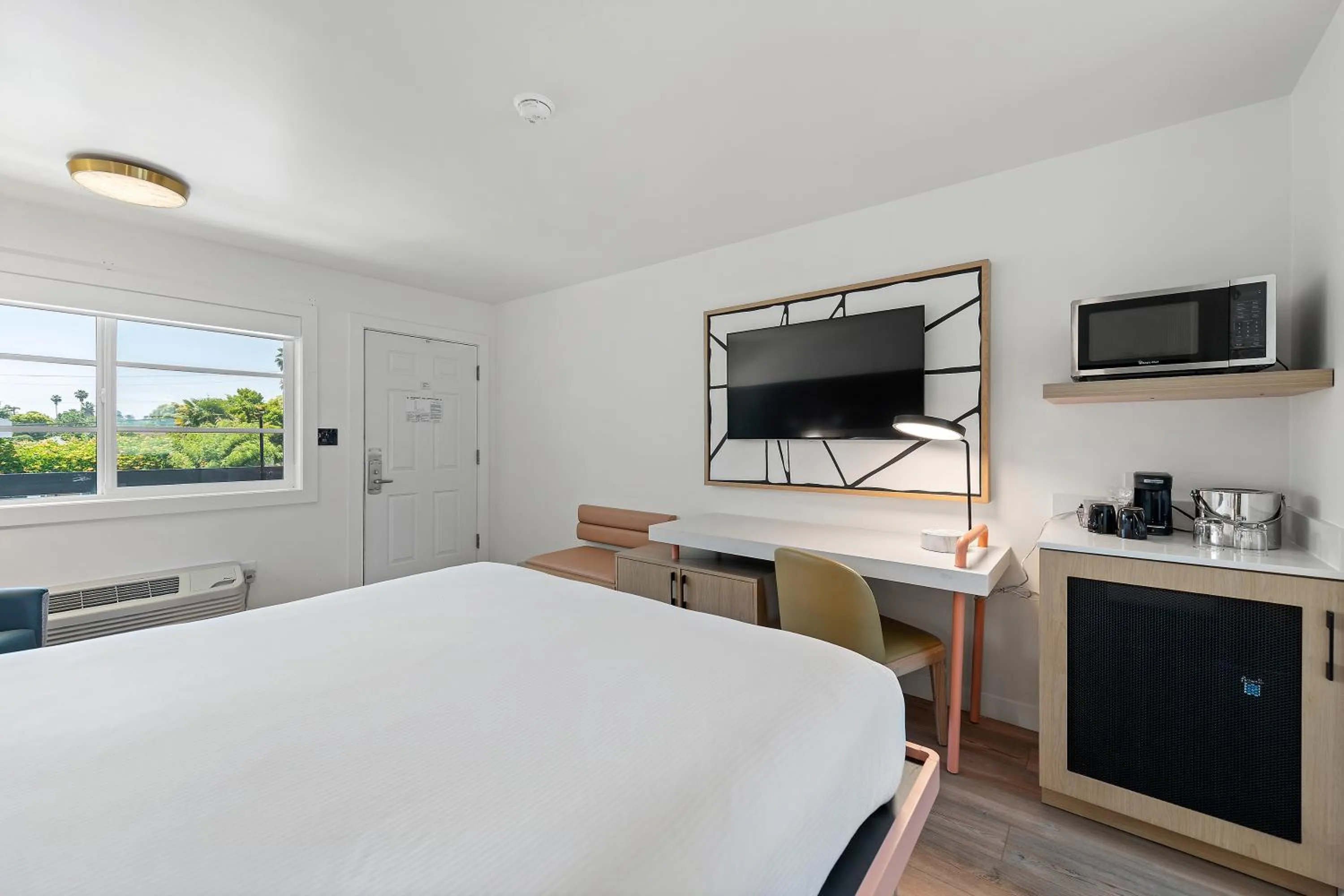 TV and multimedia, Bed in GoodSpring Motel