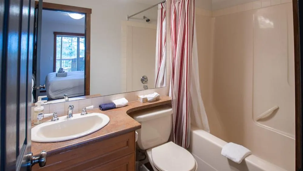 Snow Creek Lodge by Fernie Lodging Co