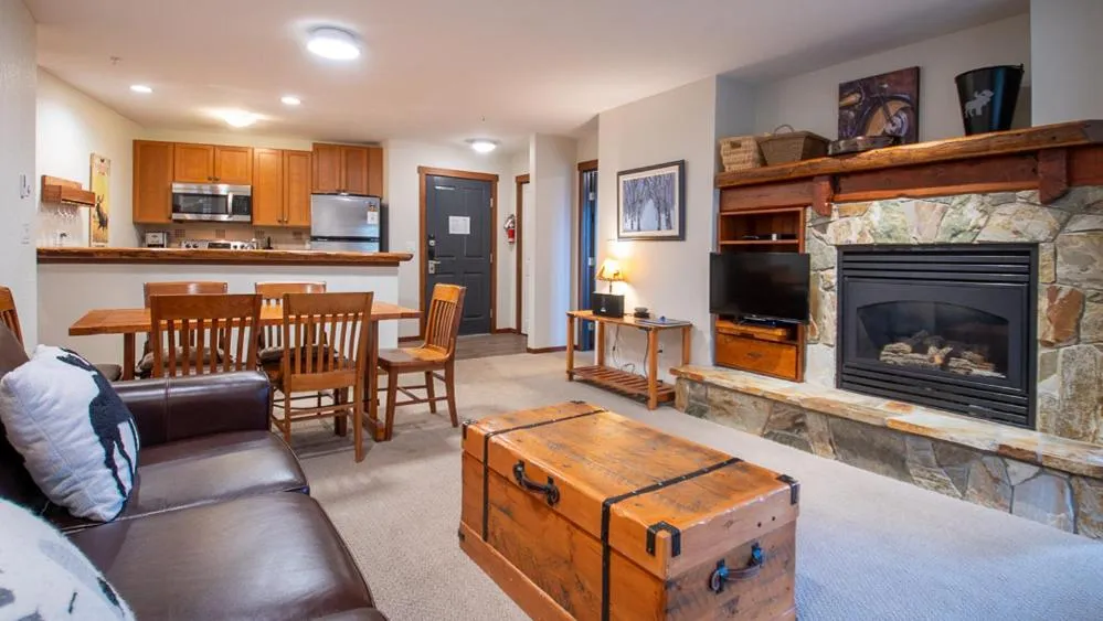 Snow Creek Lodge by Fernie Lodging Co