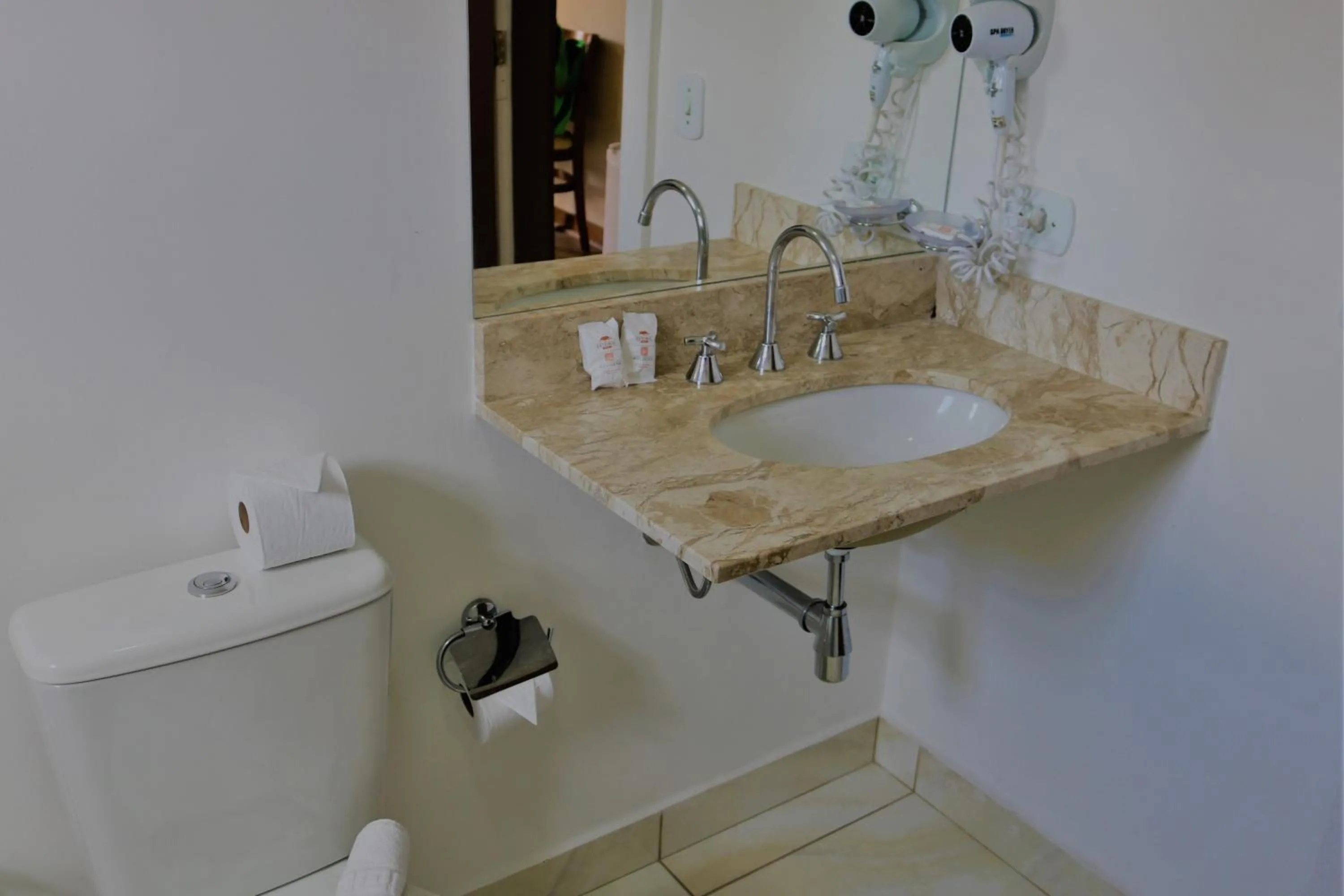 Bathroom in Hotel Bologna