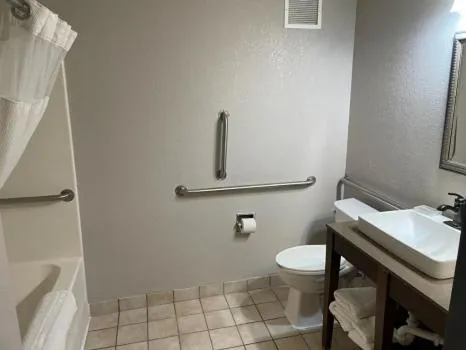 acessibility in Country Inn & Suites by Radisson, Minneapolis-Shakopee