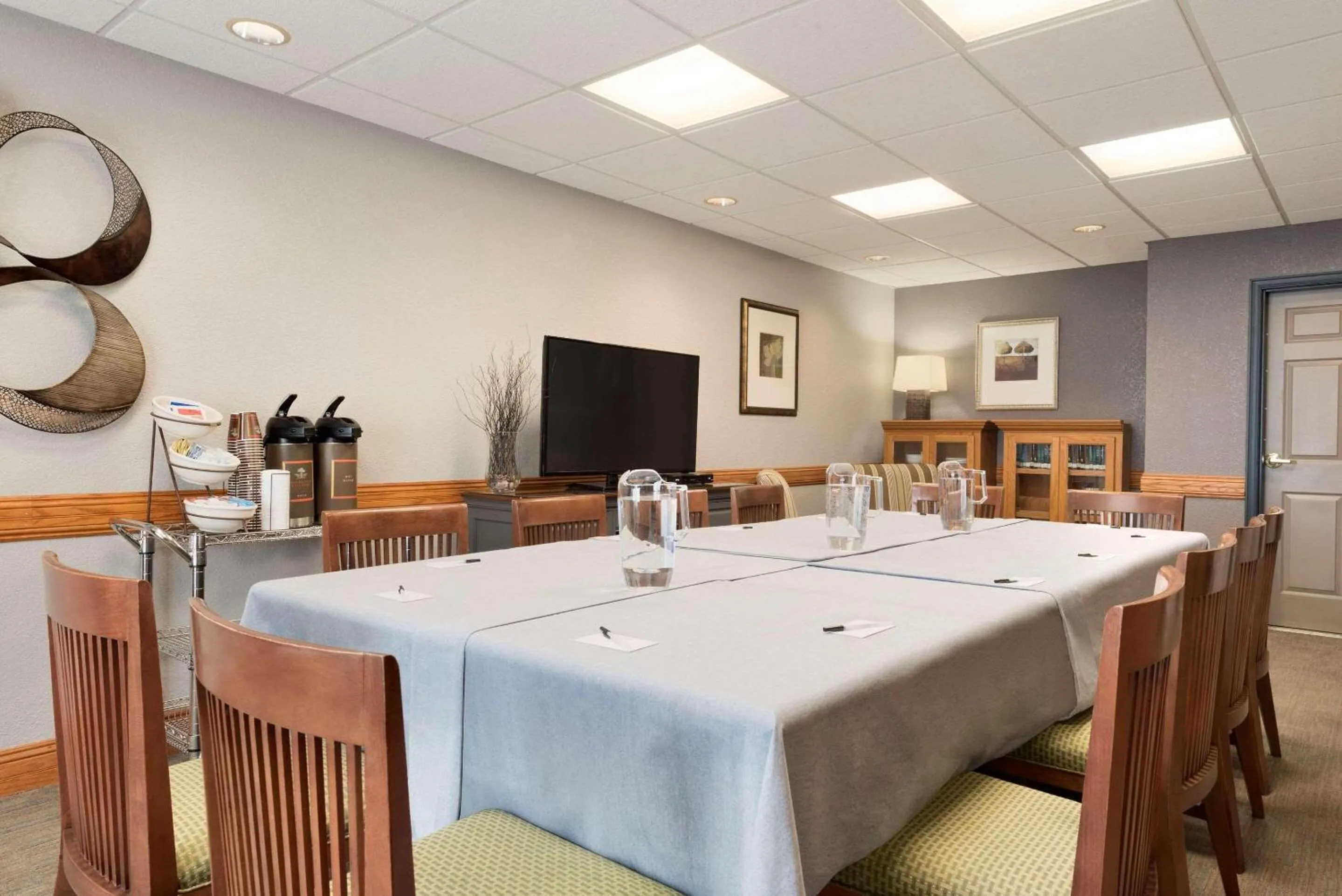 Meeting/conference room in Country Inn & Suites by Radisson, Minneapolis-Shakopee