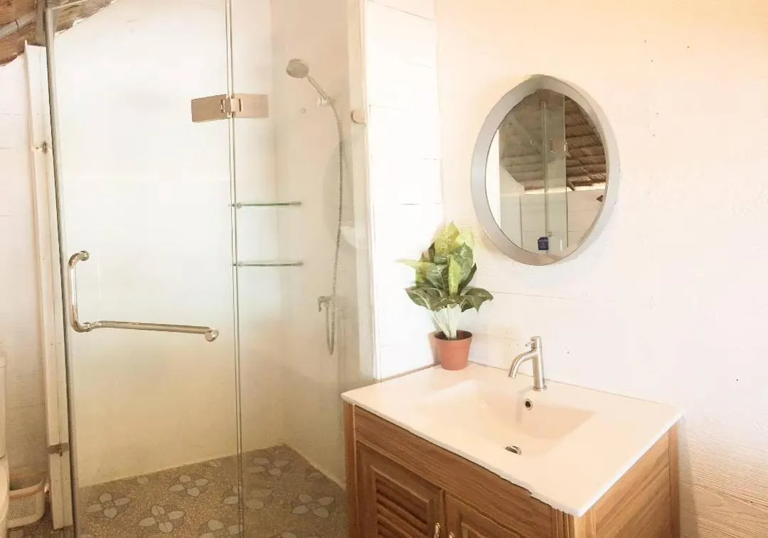 Shower in Koh Phaluai Beach Bangalow