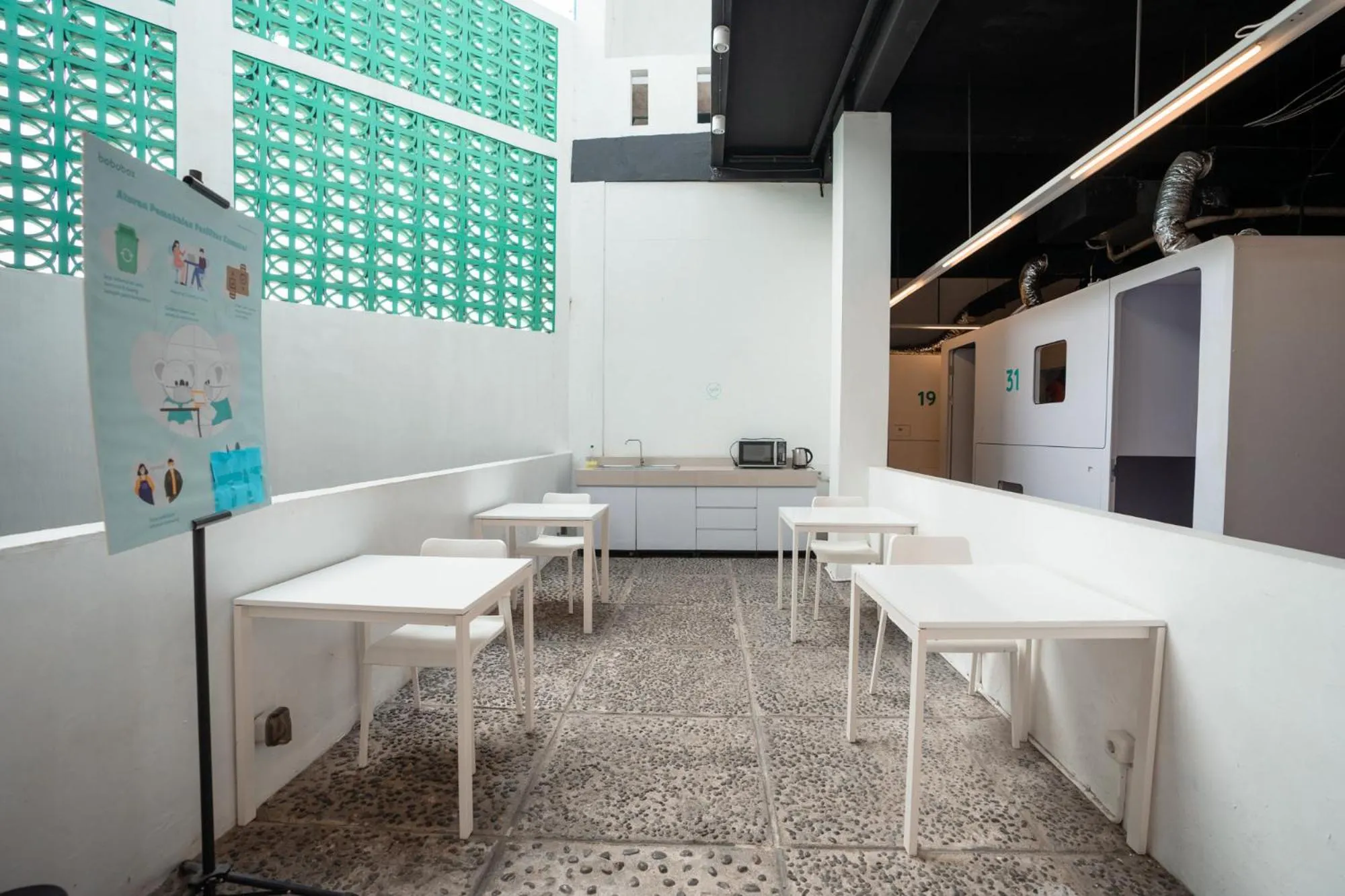 Communal kitchen in Bobopod Paskal, Bandung