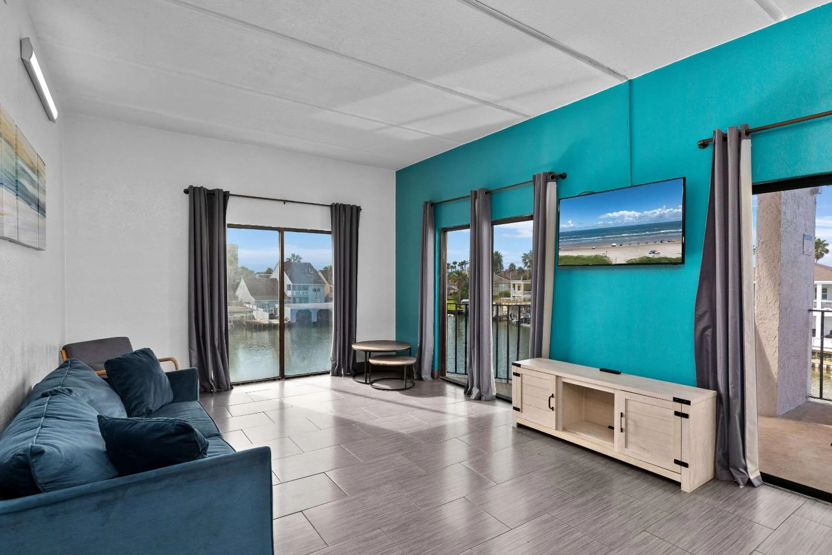 Bedroom in WindWater Hotel and Marina