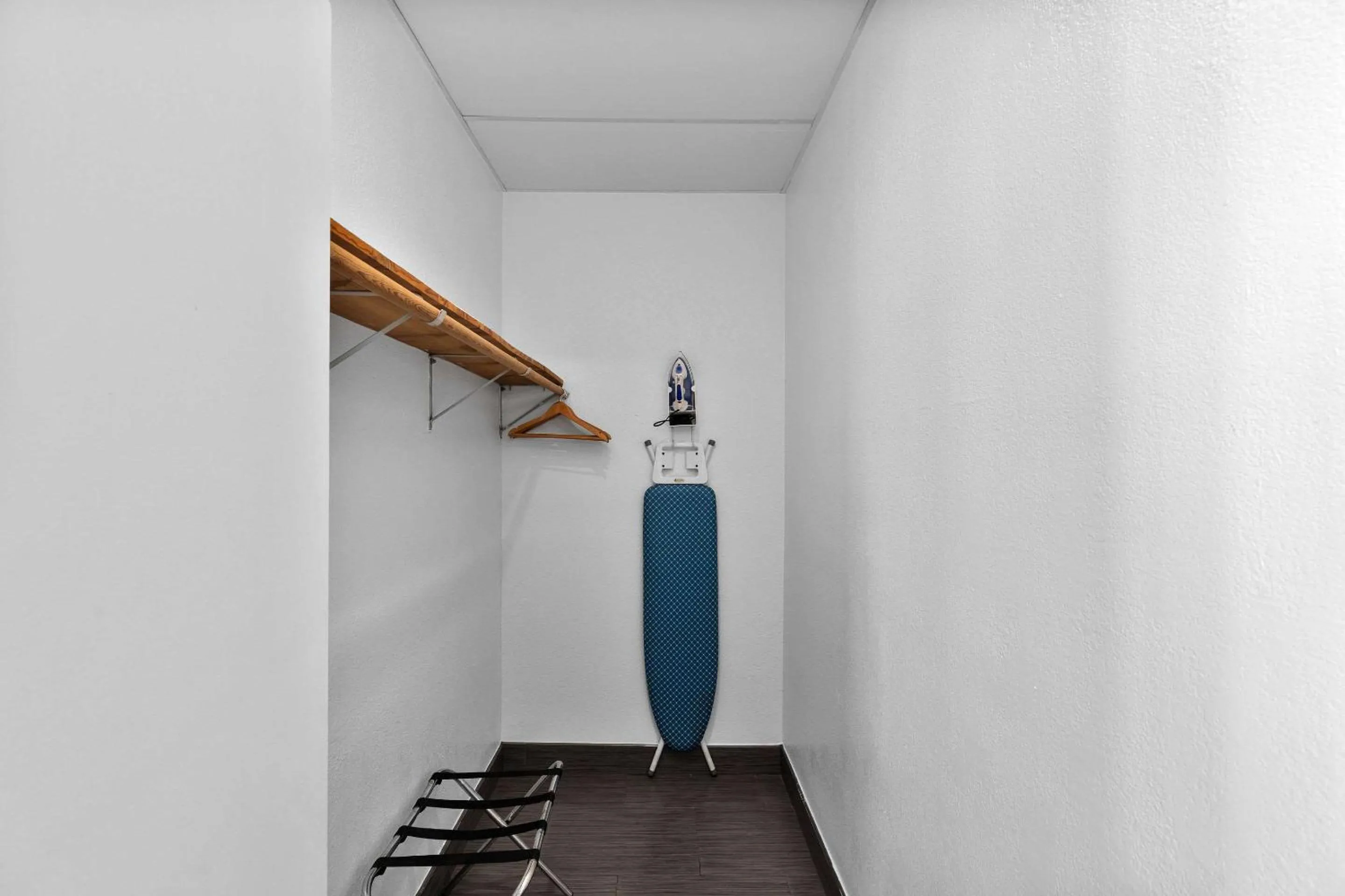 Bedroom in WindWater Hotel and Marina