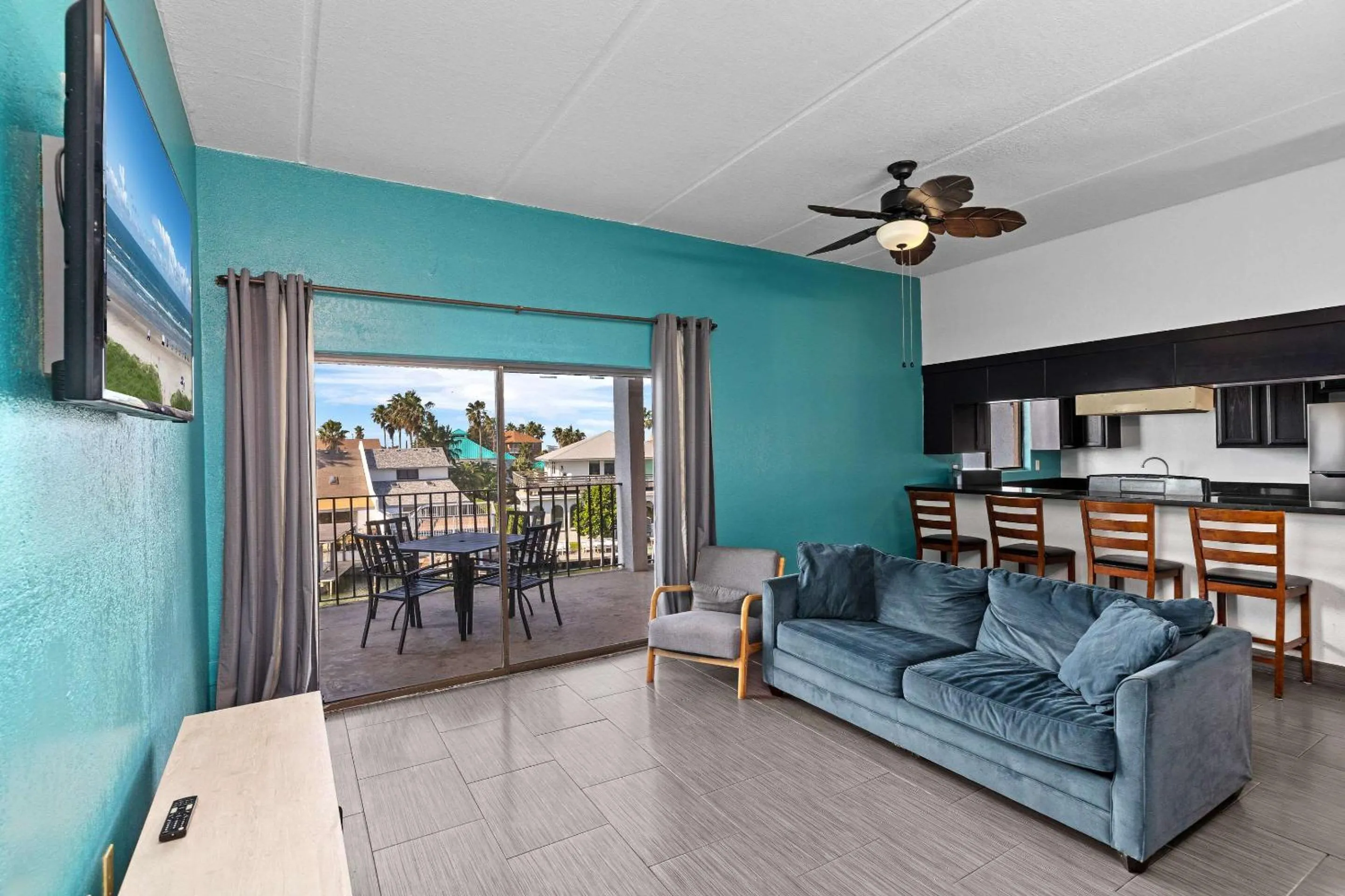 Bedroom in WindWater Hotel and Marina