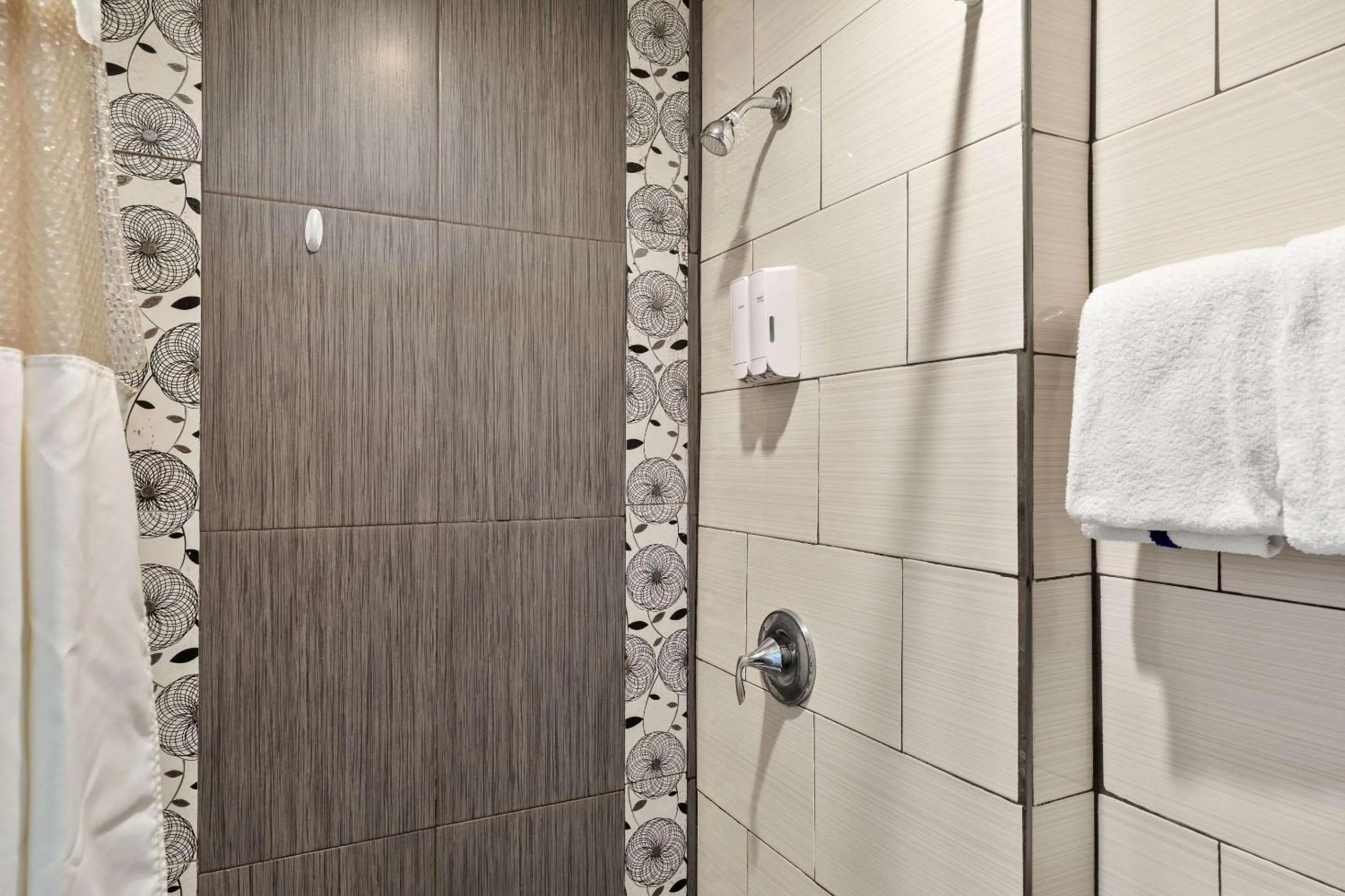 Bedroom in WindWater Hotel and Marina