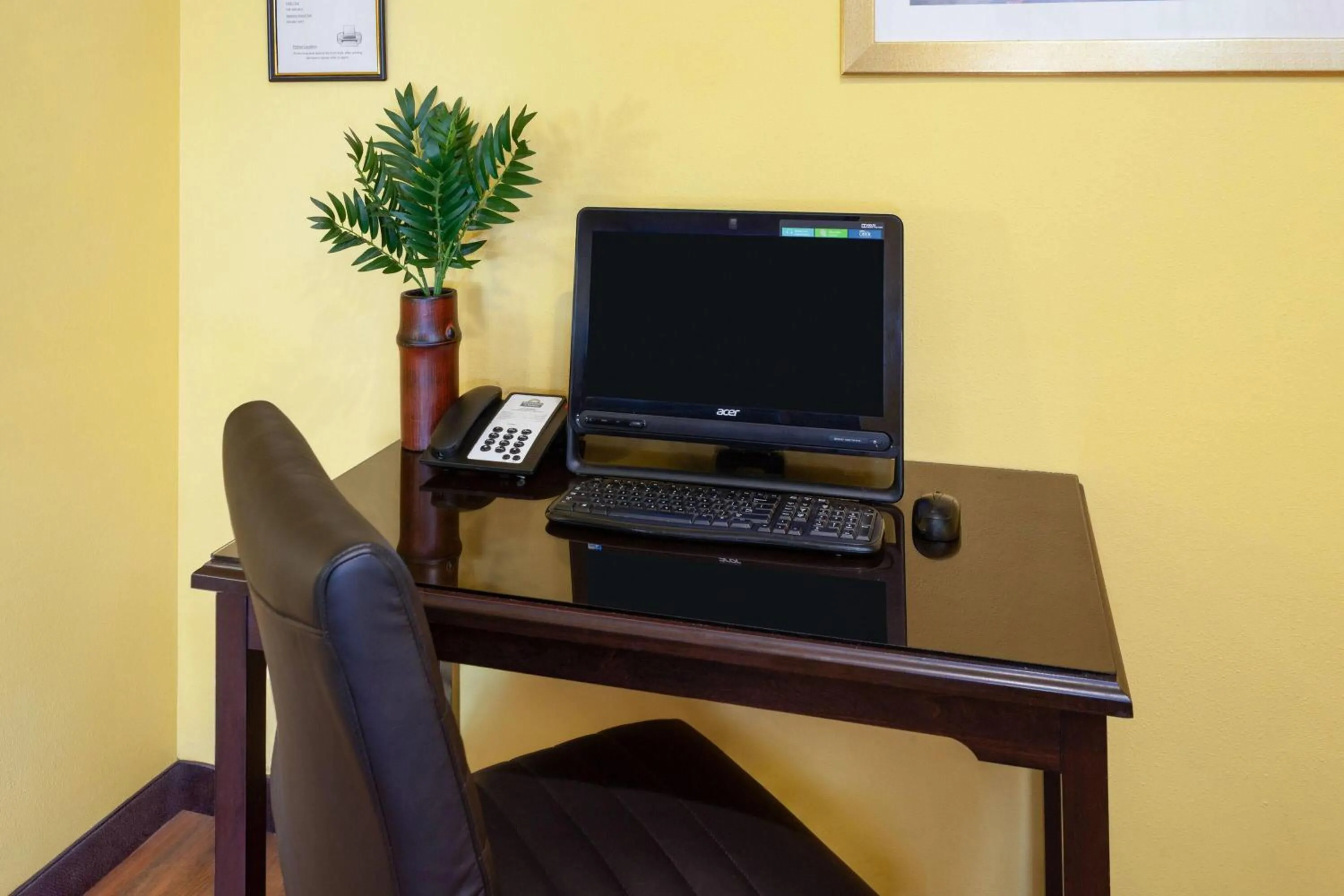 Business facilities in Days Inn & Suites by Wyndham Spokane Airport Airway Heights