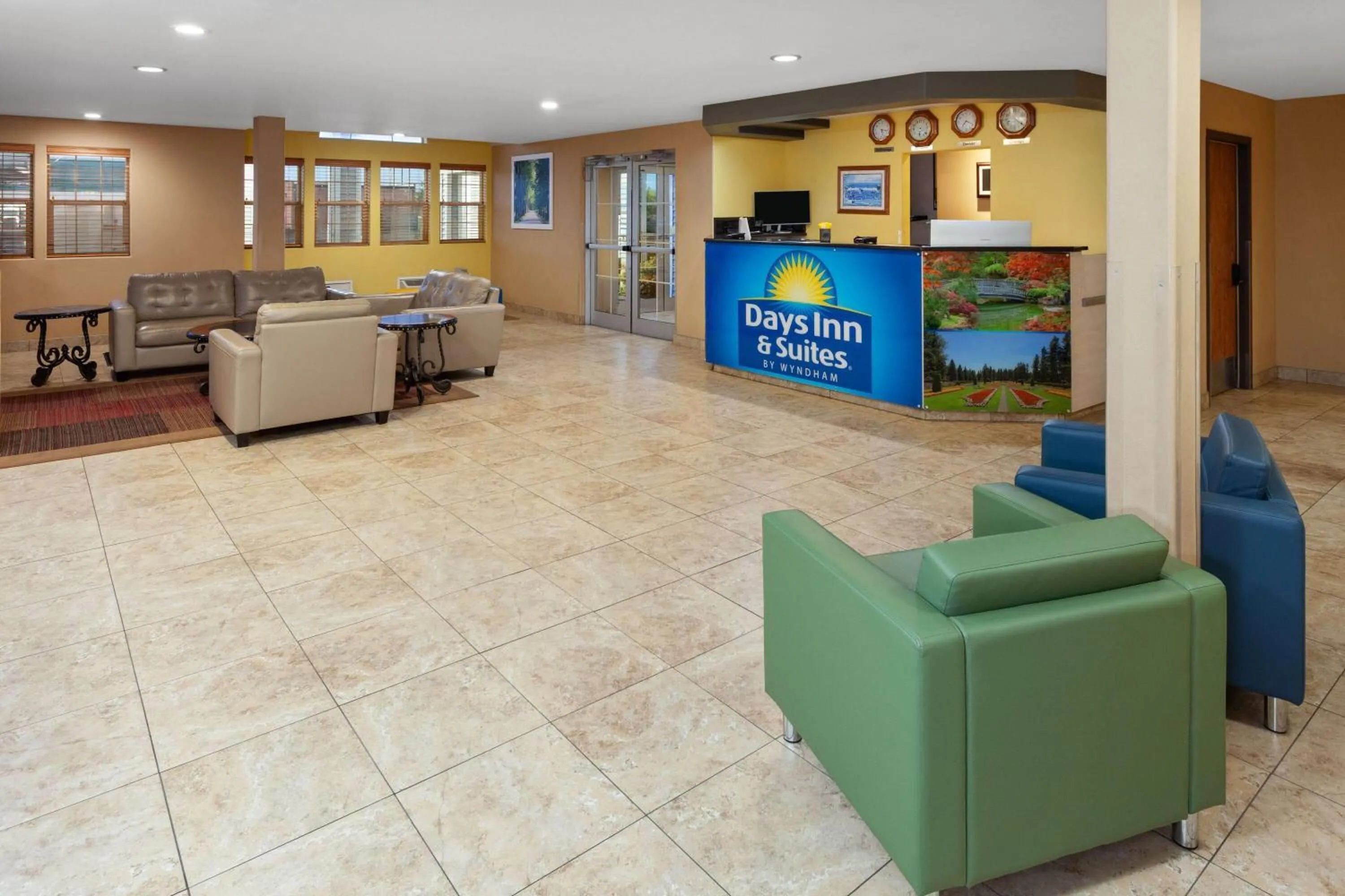 Lobby or reception in Days Inn & Suites by Wyndham Spokane Airport Airway Heights
