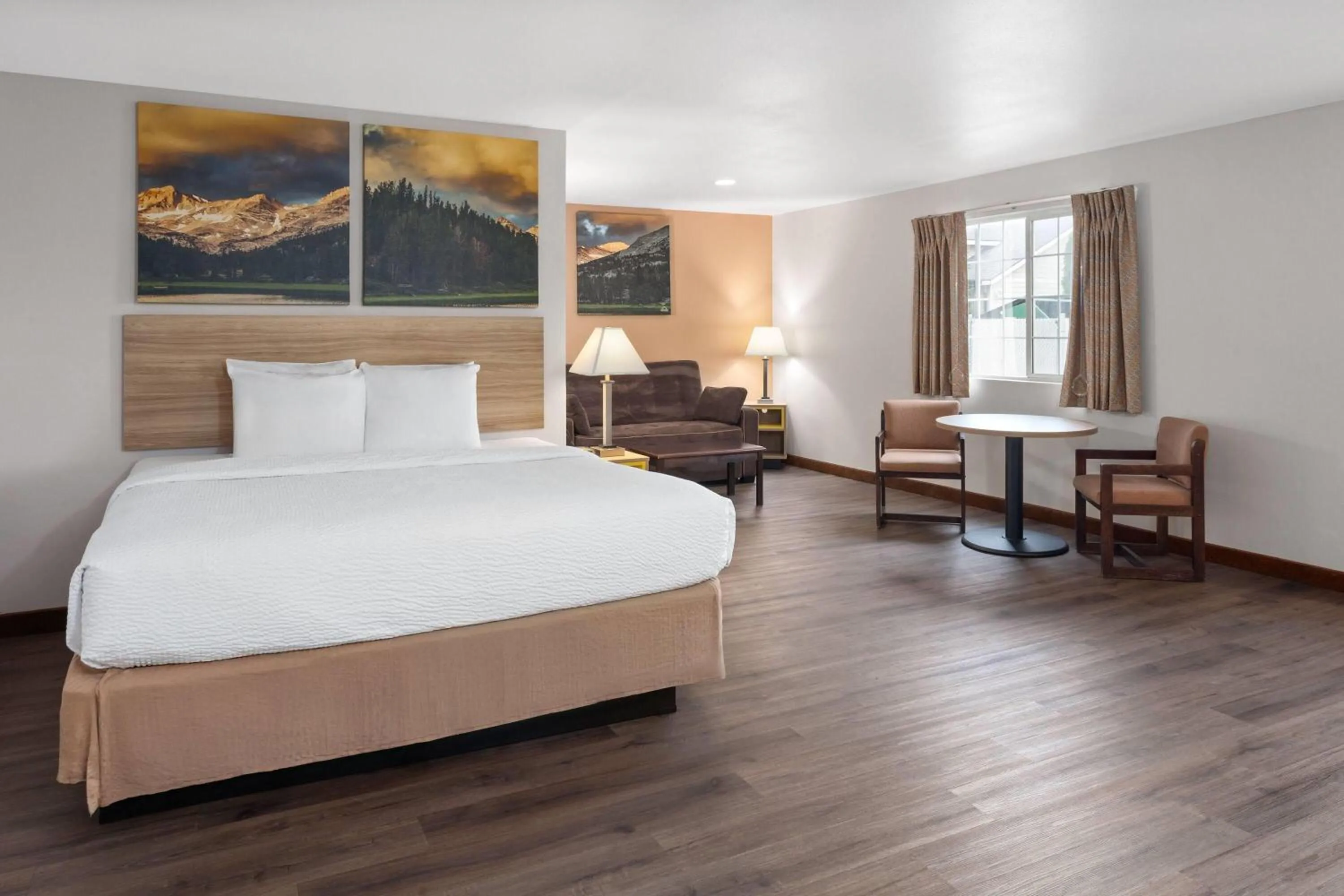Photo of the whole room, Bed in Days Inn & Suites by Wyndham Spokane Airport Airway Heights