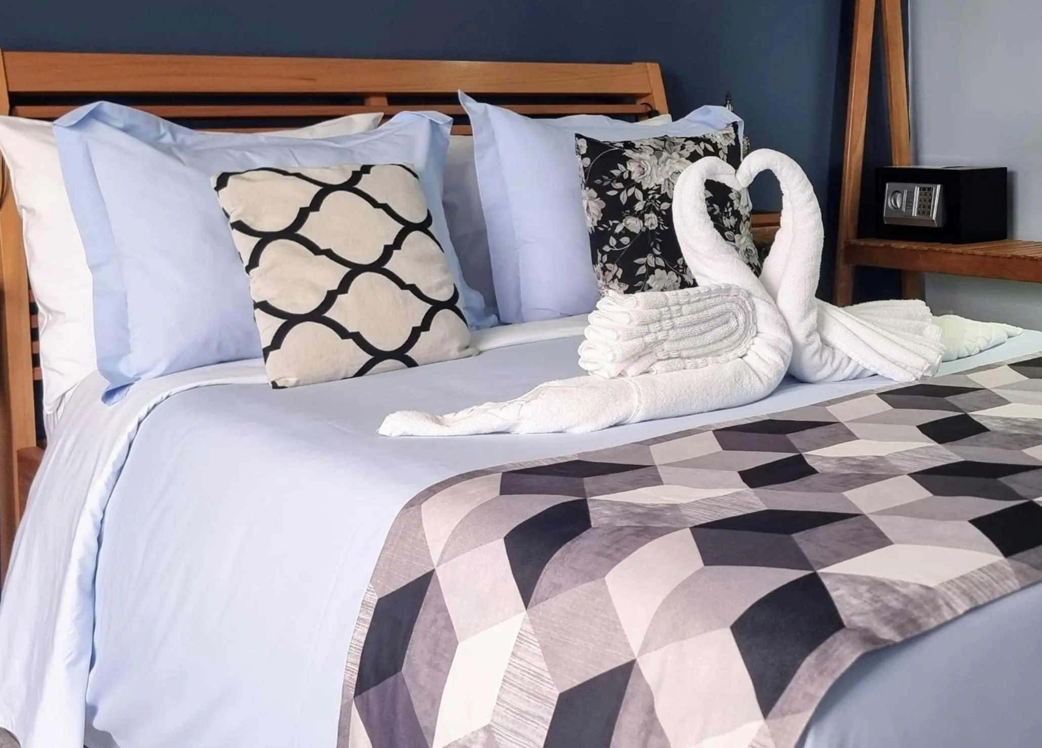 Bed in Pousada Santorini