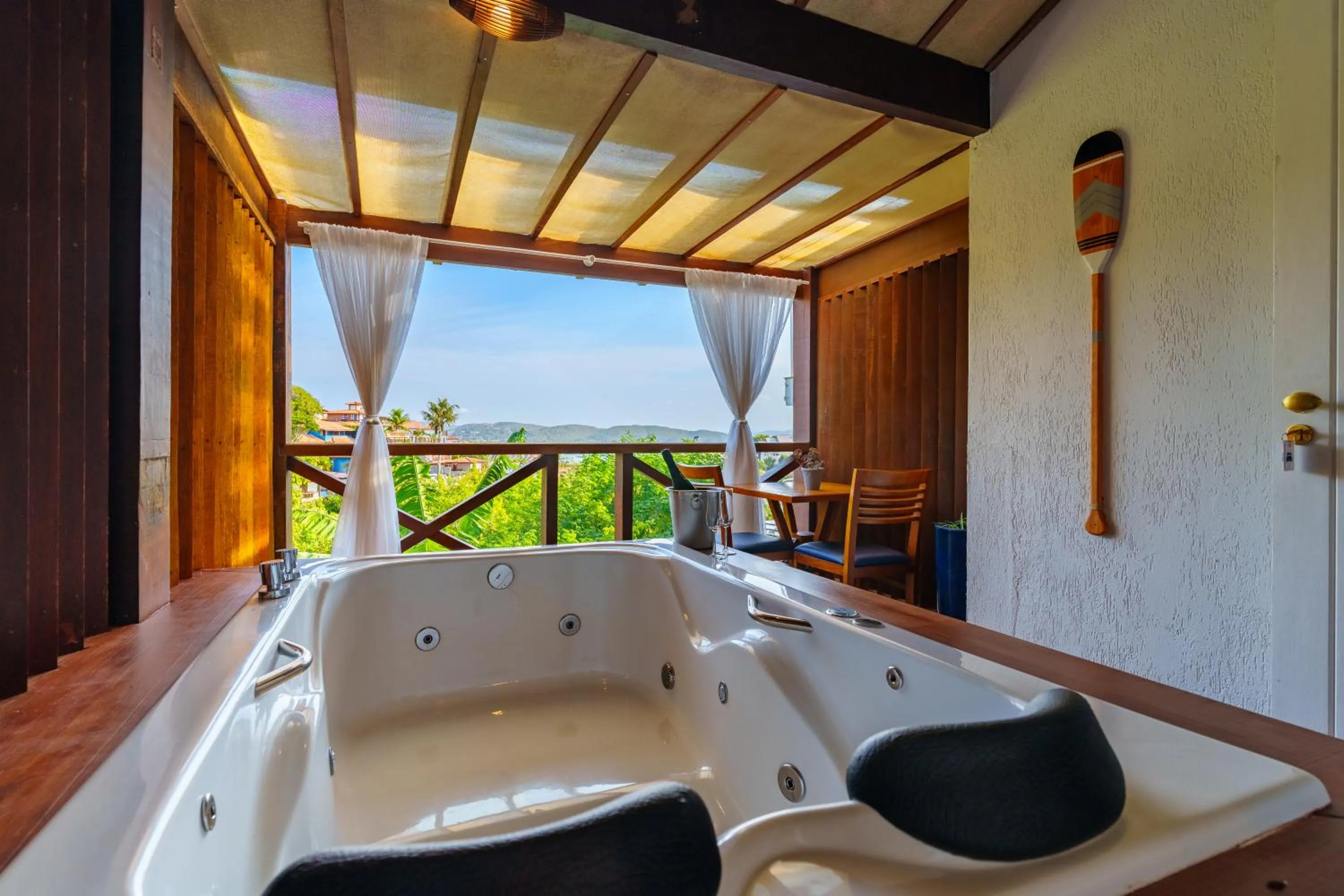 Hot Tub in Pousada Santorini