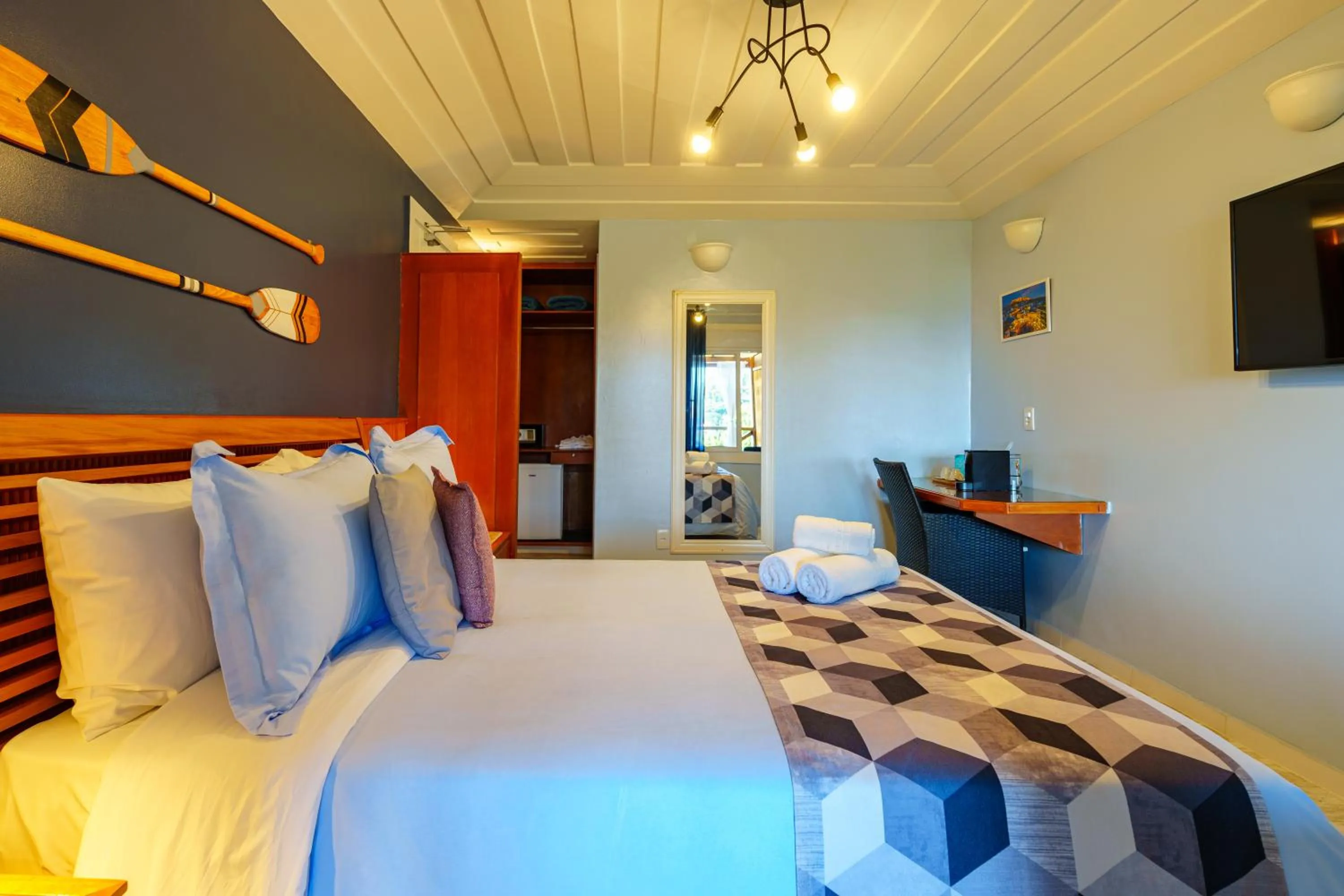 Bed in Pousada Santorini