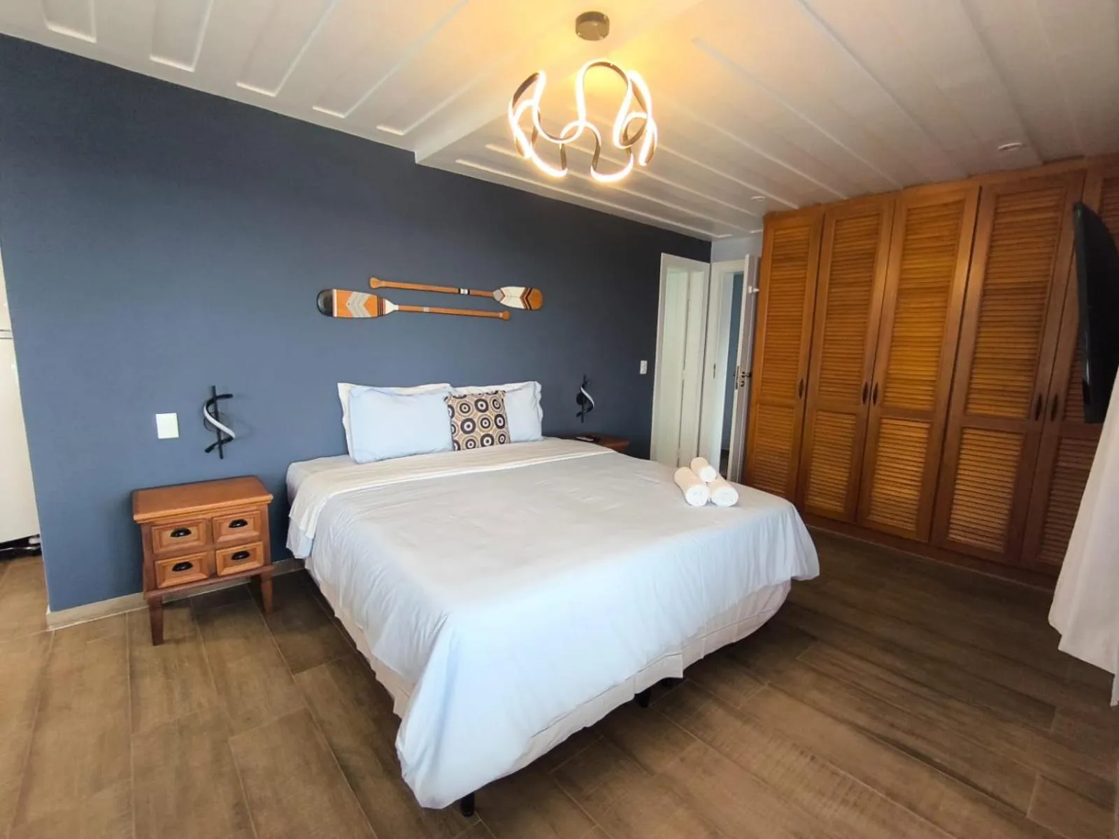 Photo of the whole room, Bed in Pousada Santorini