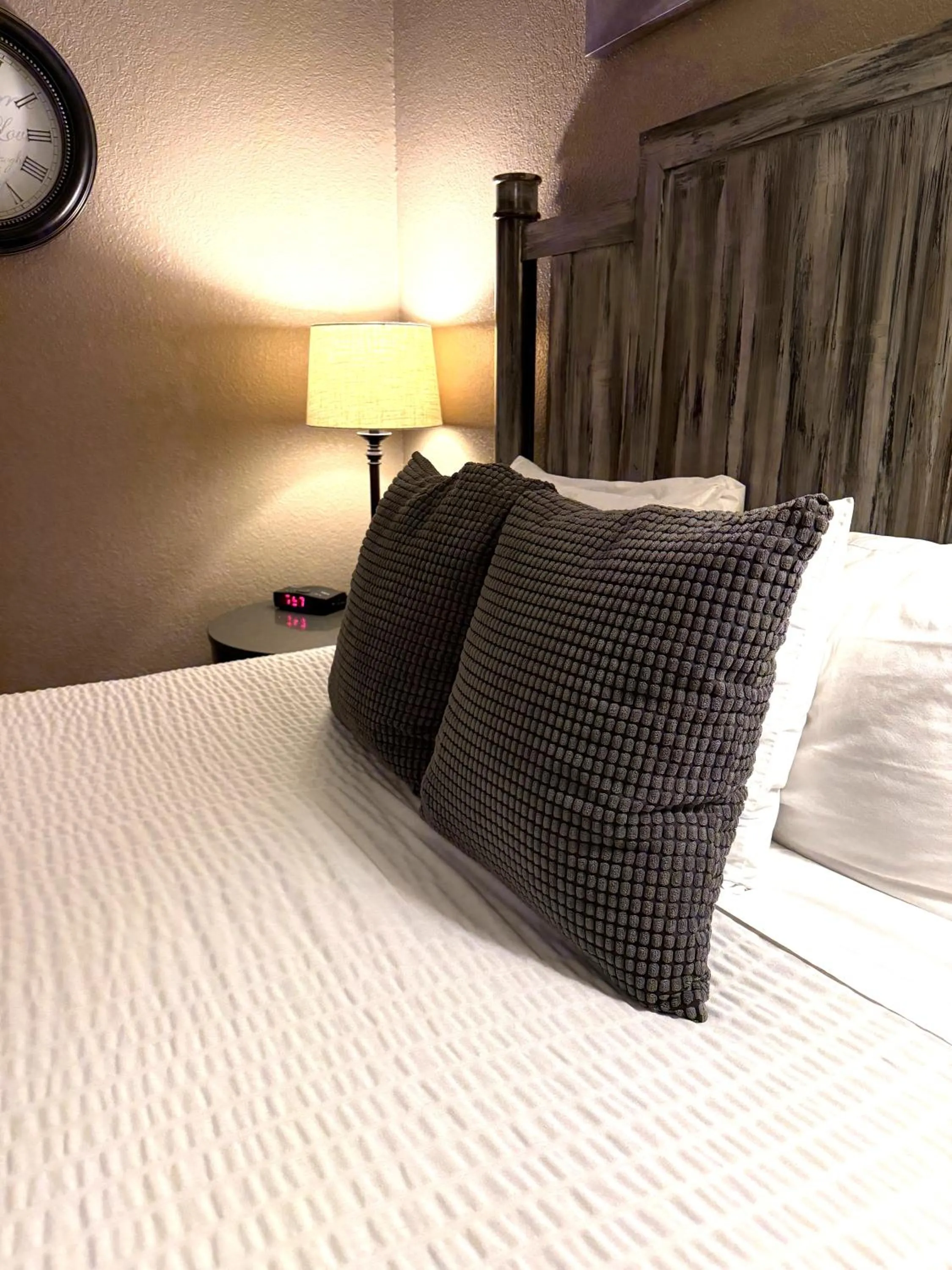 Bed in Mountain View Lodge