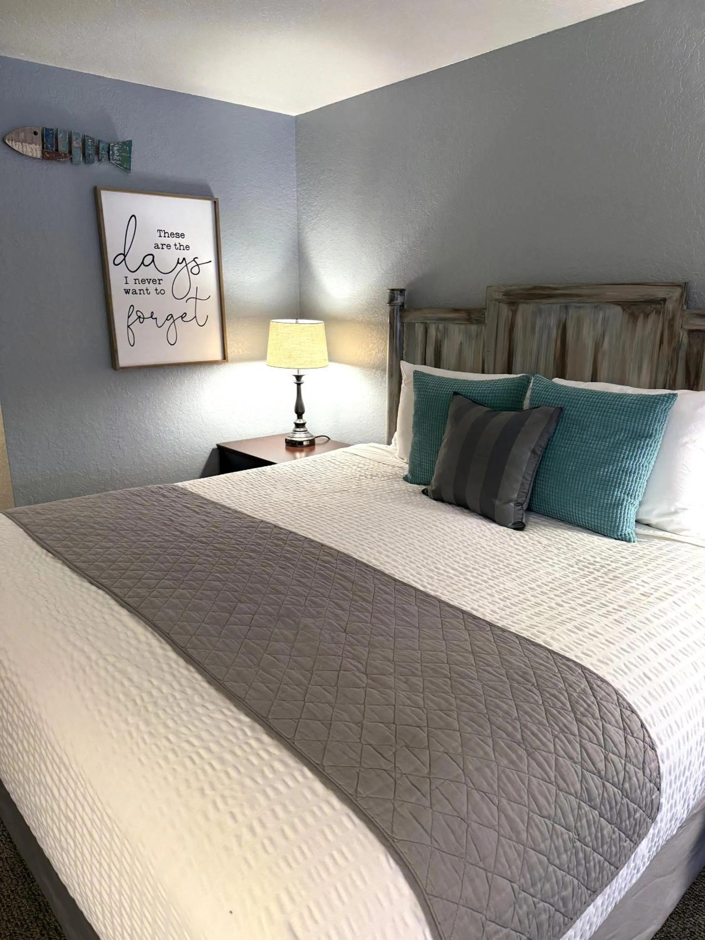 Bed in Mountain View Lodge