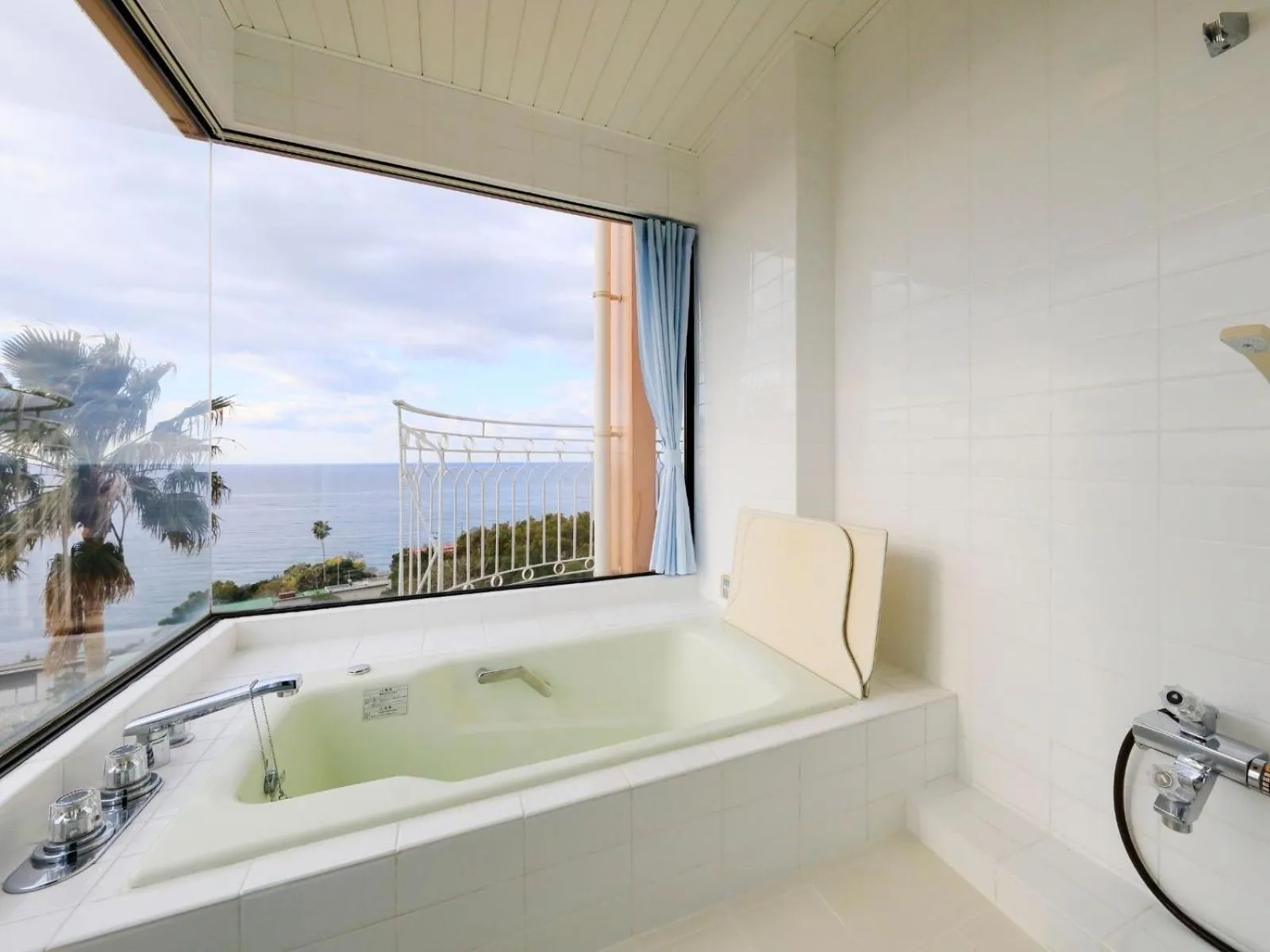 Bathroom in Resort Hotel Umibe no Kajuen