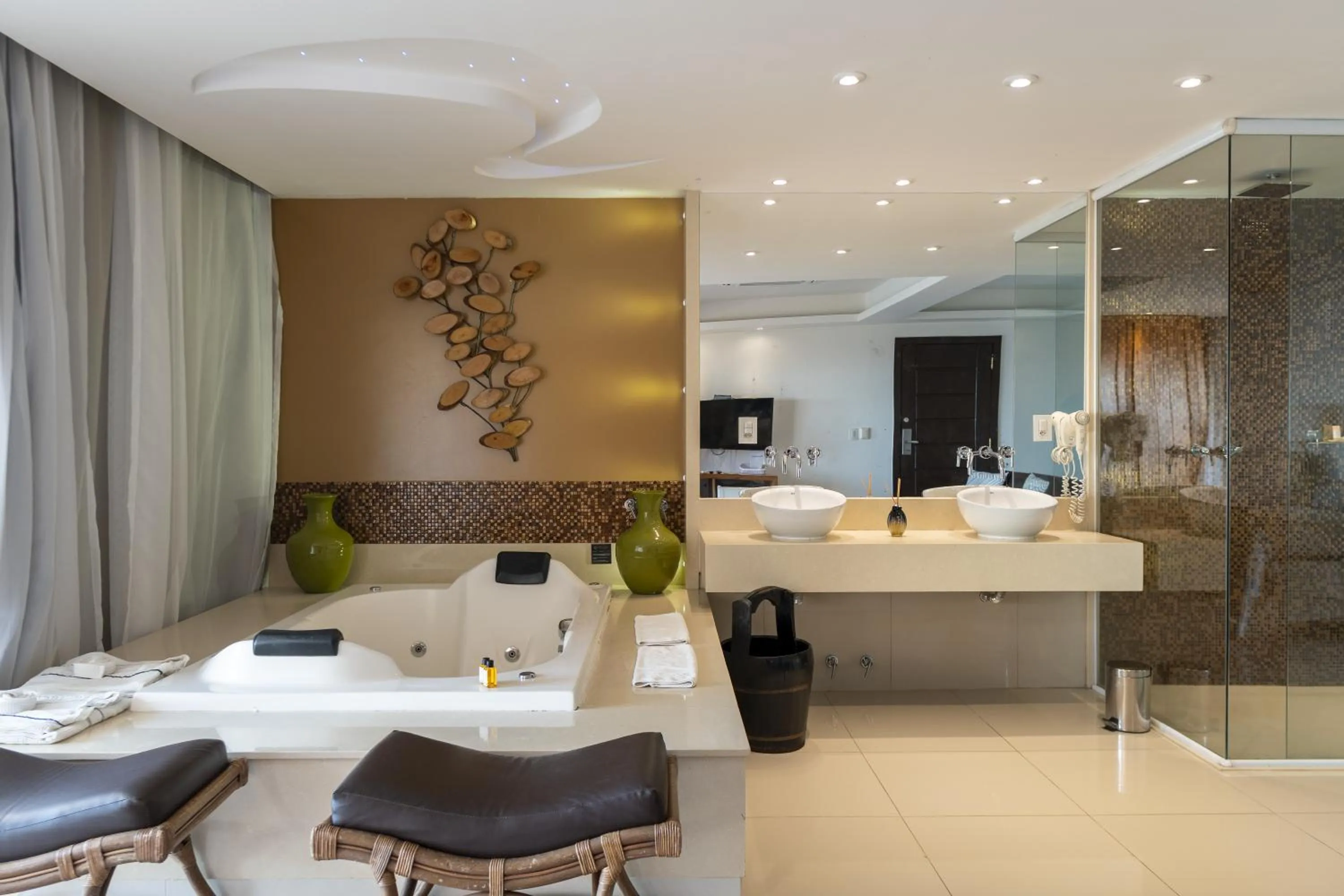 Hot Tub in Costa do Sol Boutique Hotel