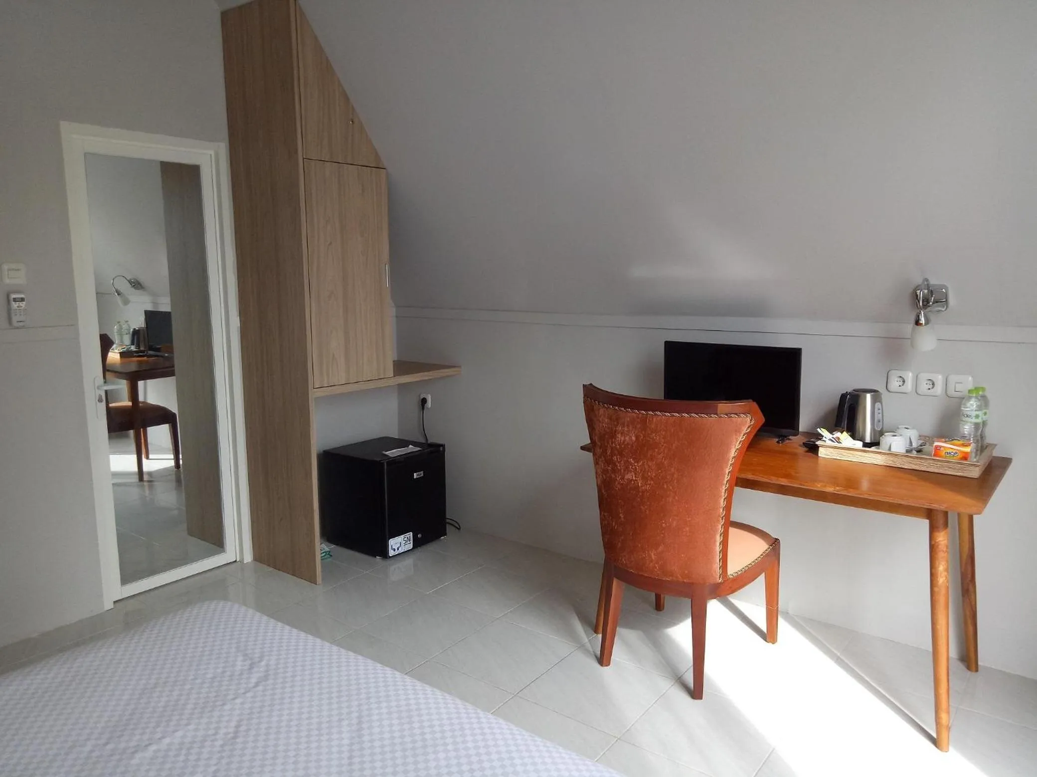 TV and multimedia, Bed in Seaside Villa & Muse Beach Resto