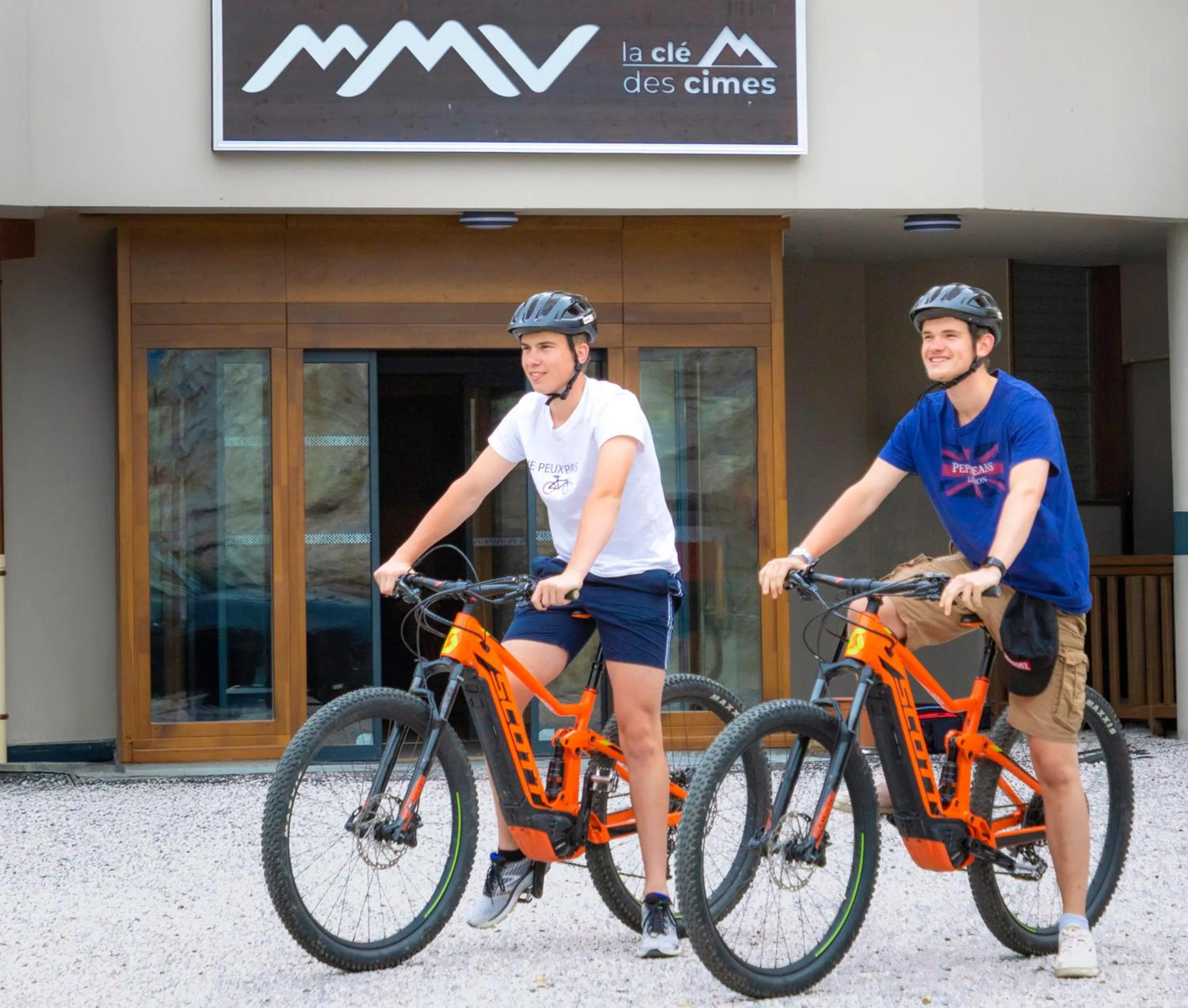 Cycling in Résidence Club MMV La Clé des Cimes