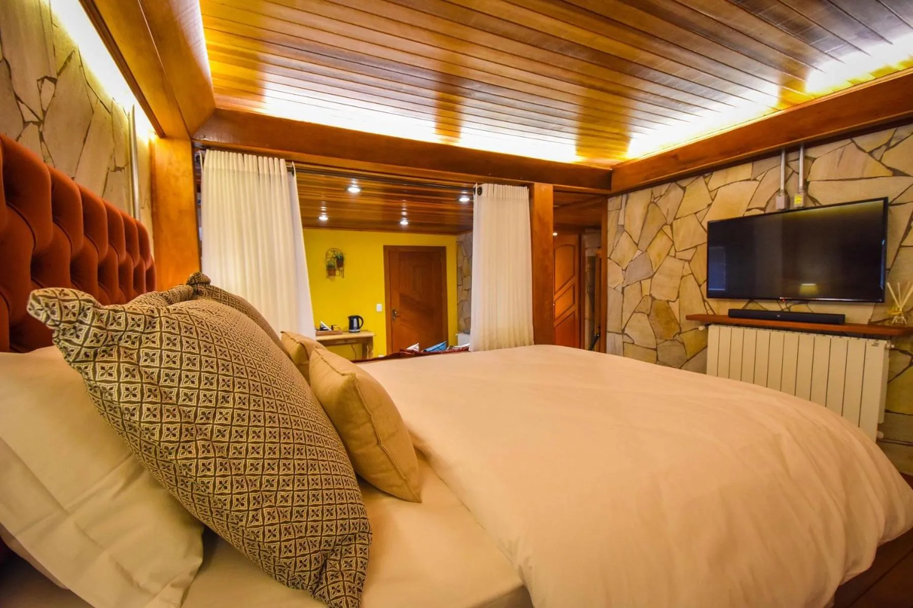 Photo of the whole room, Bed in Pousada Borô