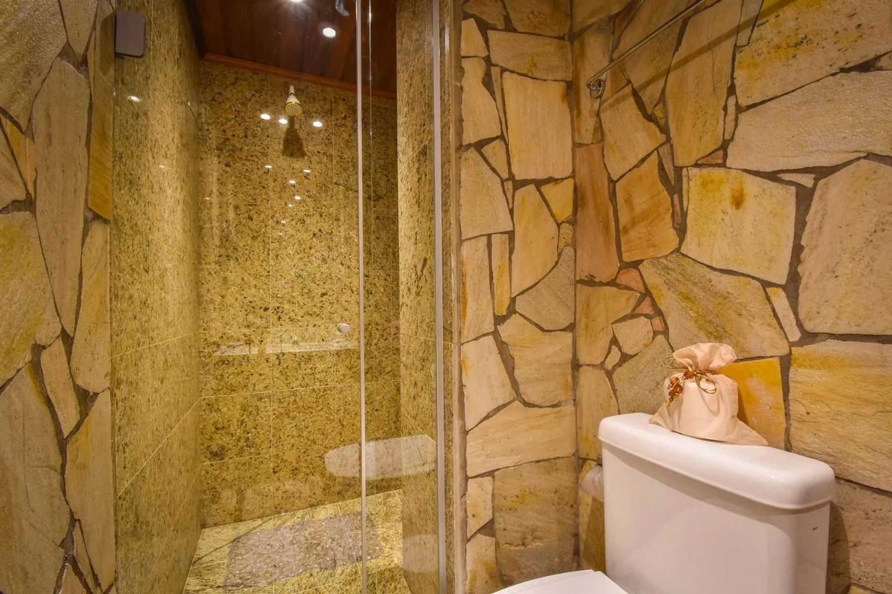 Bathroom in Pousada Borô