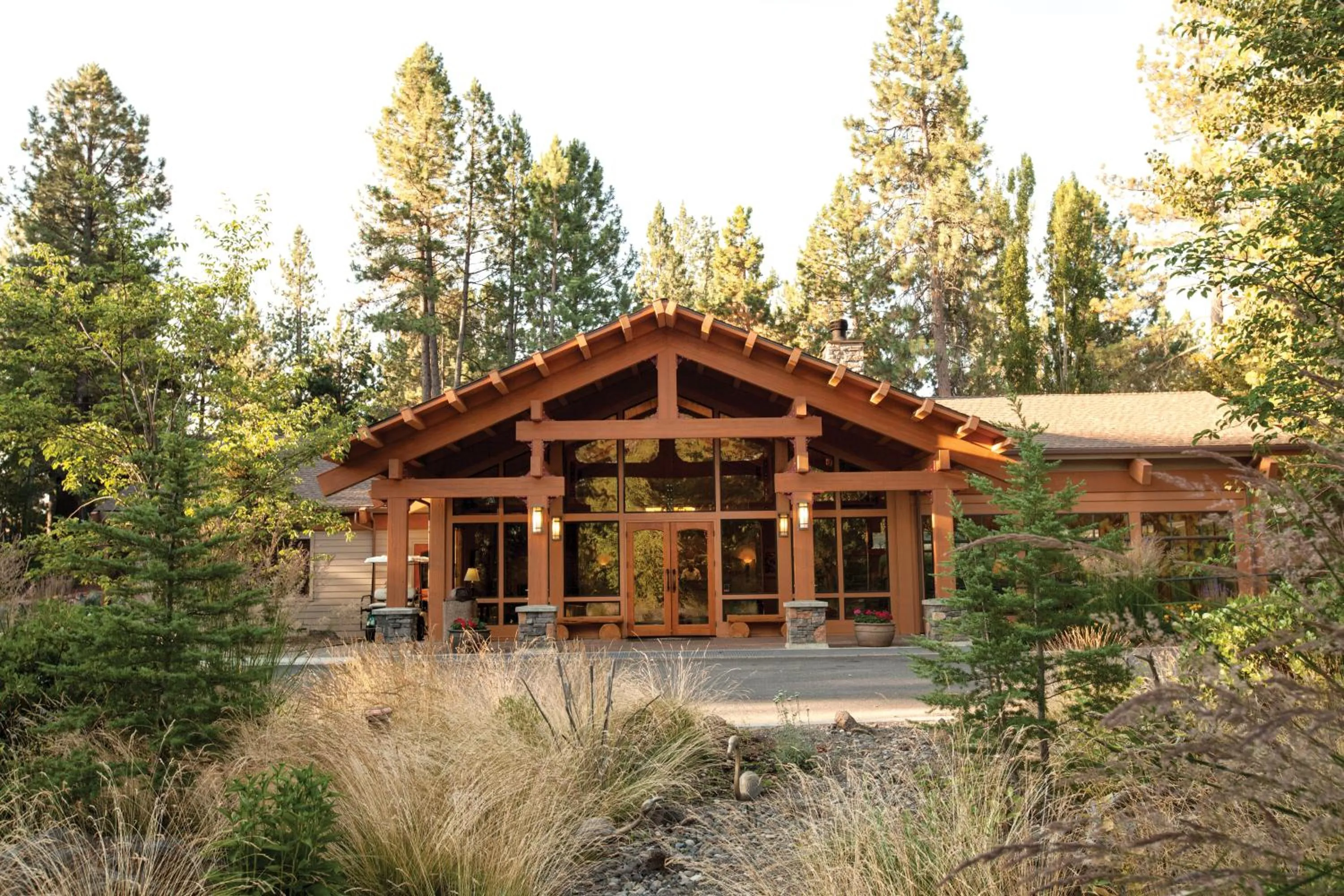 Facade/entrance in Seventh Mountain Resort