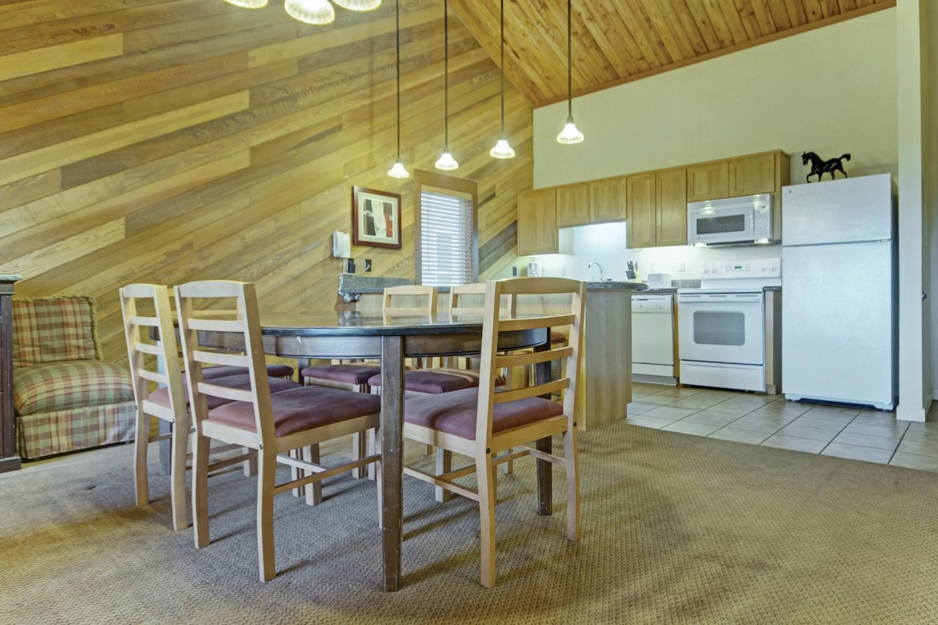 Food and drinks in Seventh Mountain Resort