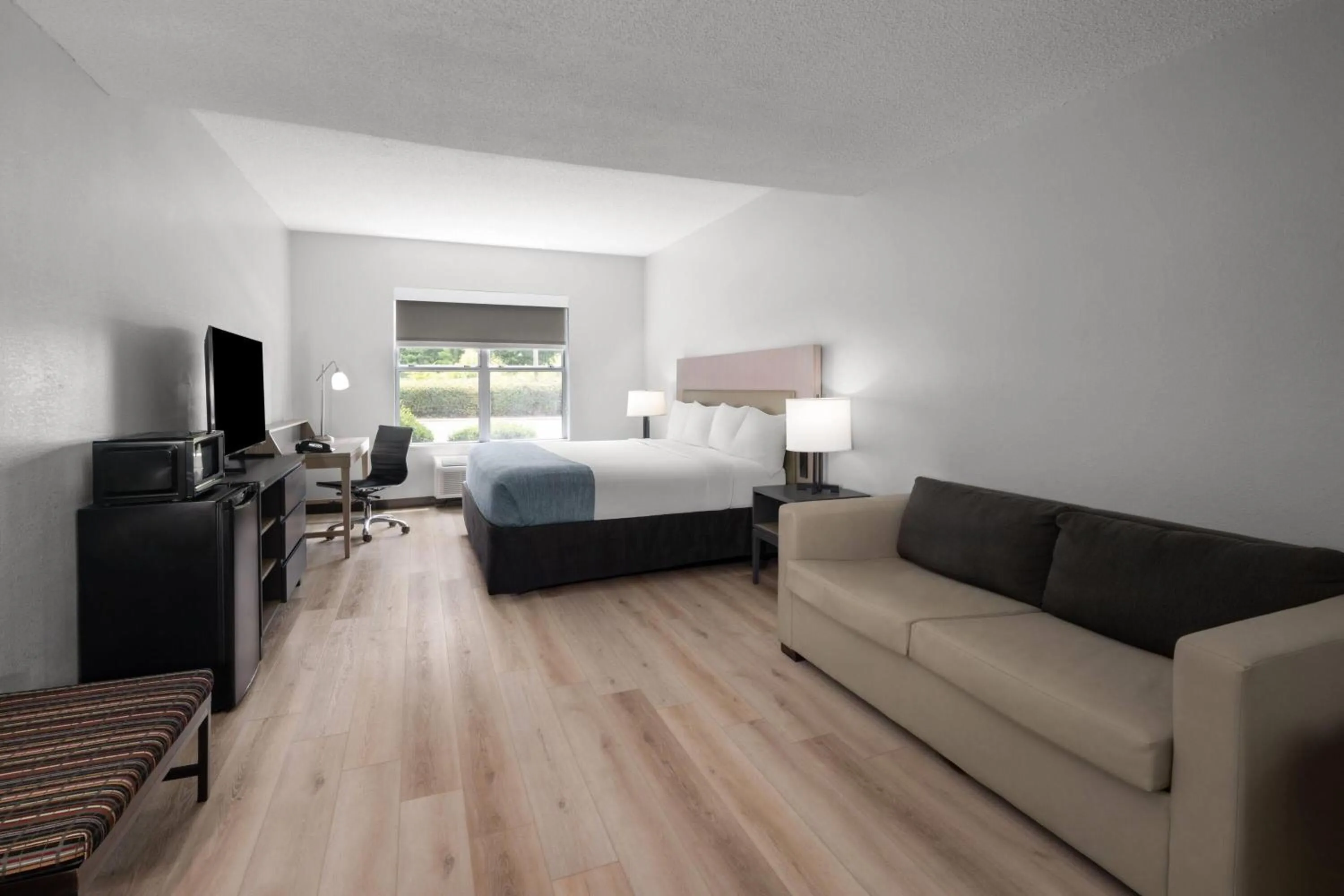 Photo of the whole room, Bed in Wingate by Wyndham Matthews - Charlotte