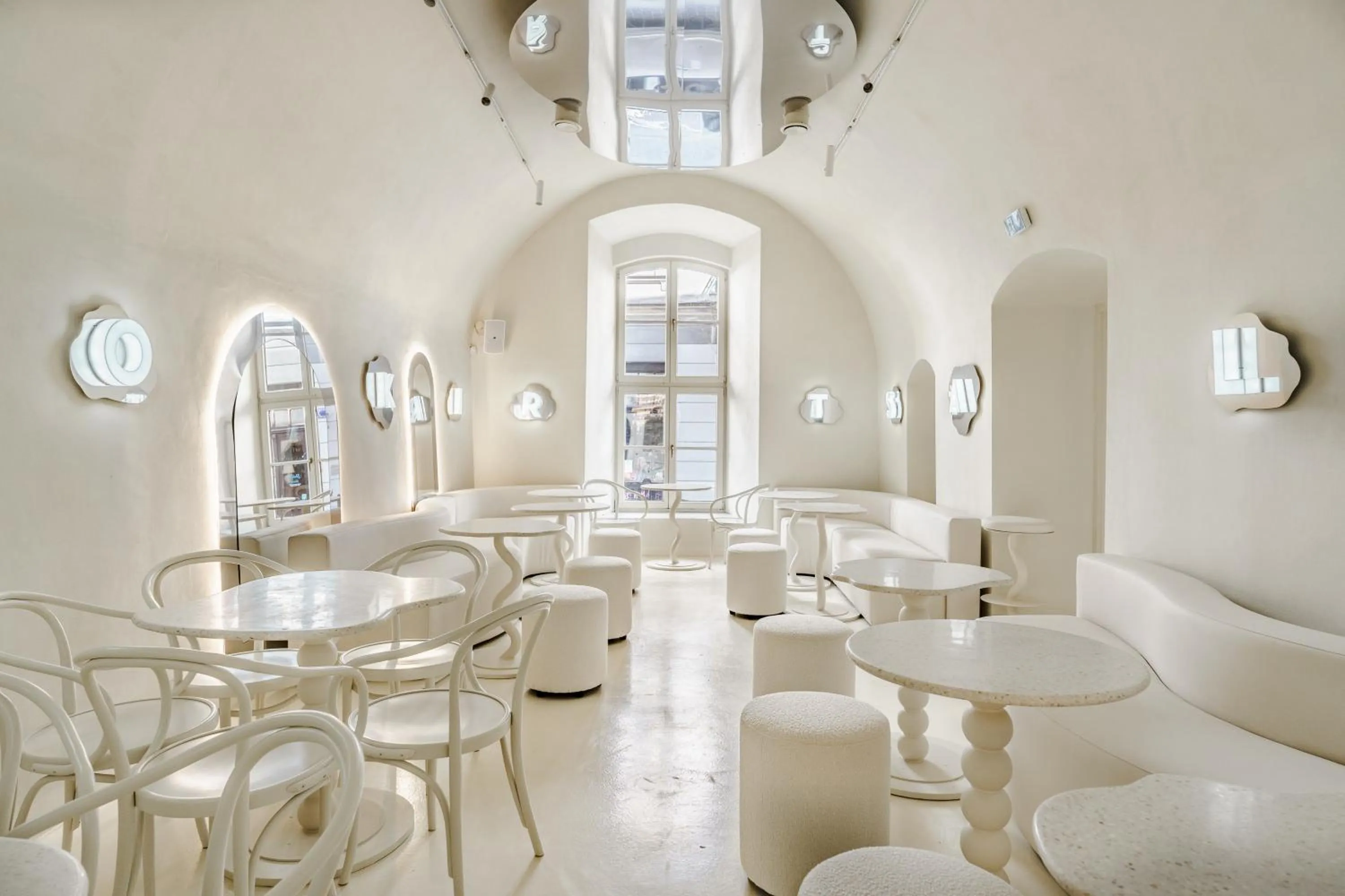 Restaurant/places to eat in Draggo House Rooms - Old Town