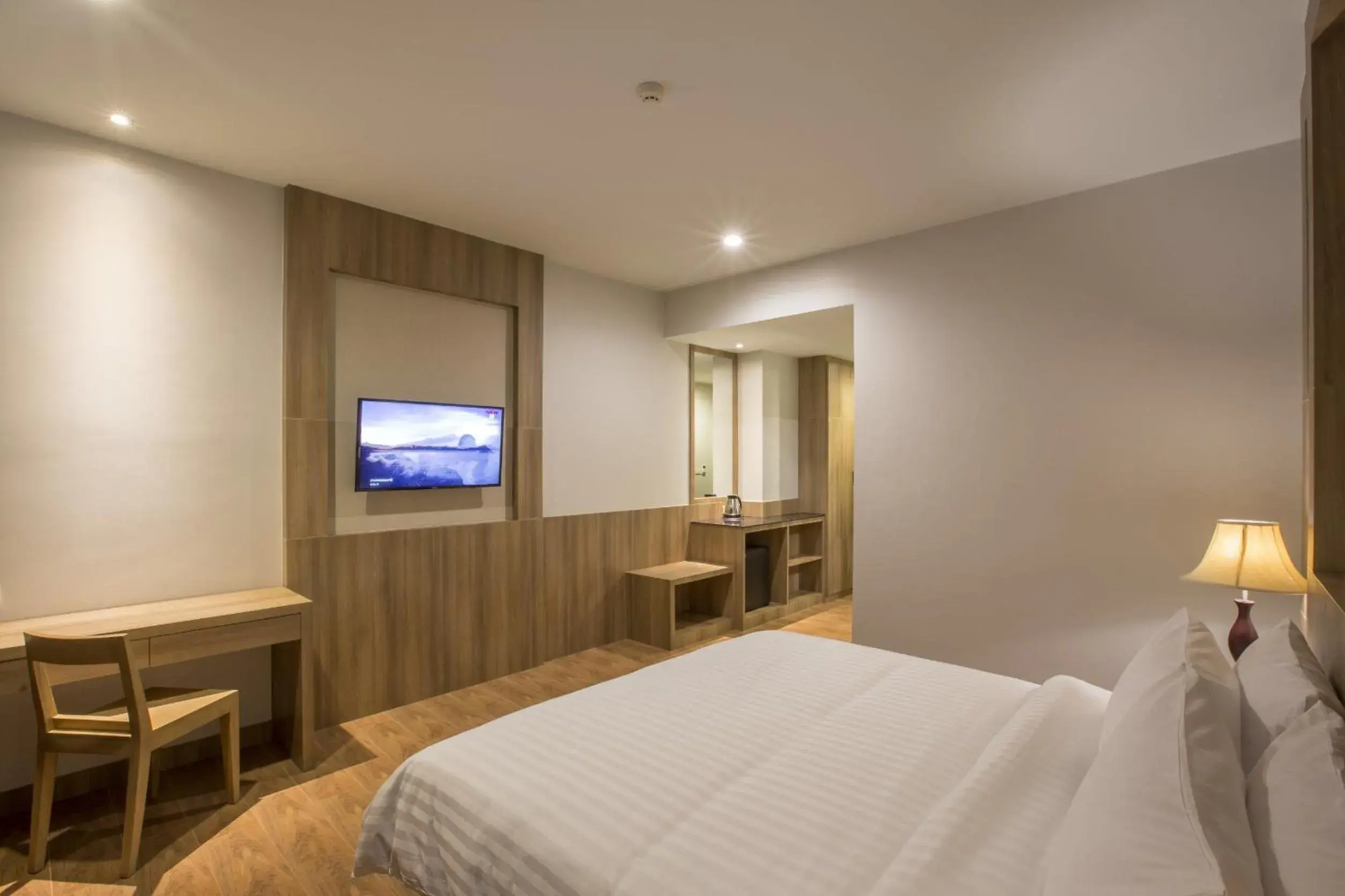 Superior King Room in Civilize Hotel Superior King Room in Civilize Hotel