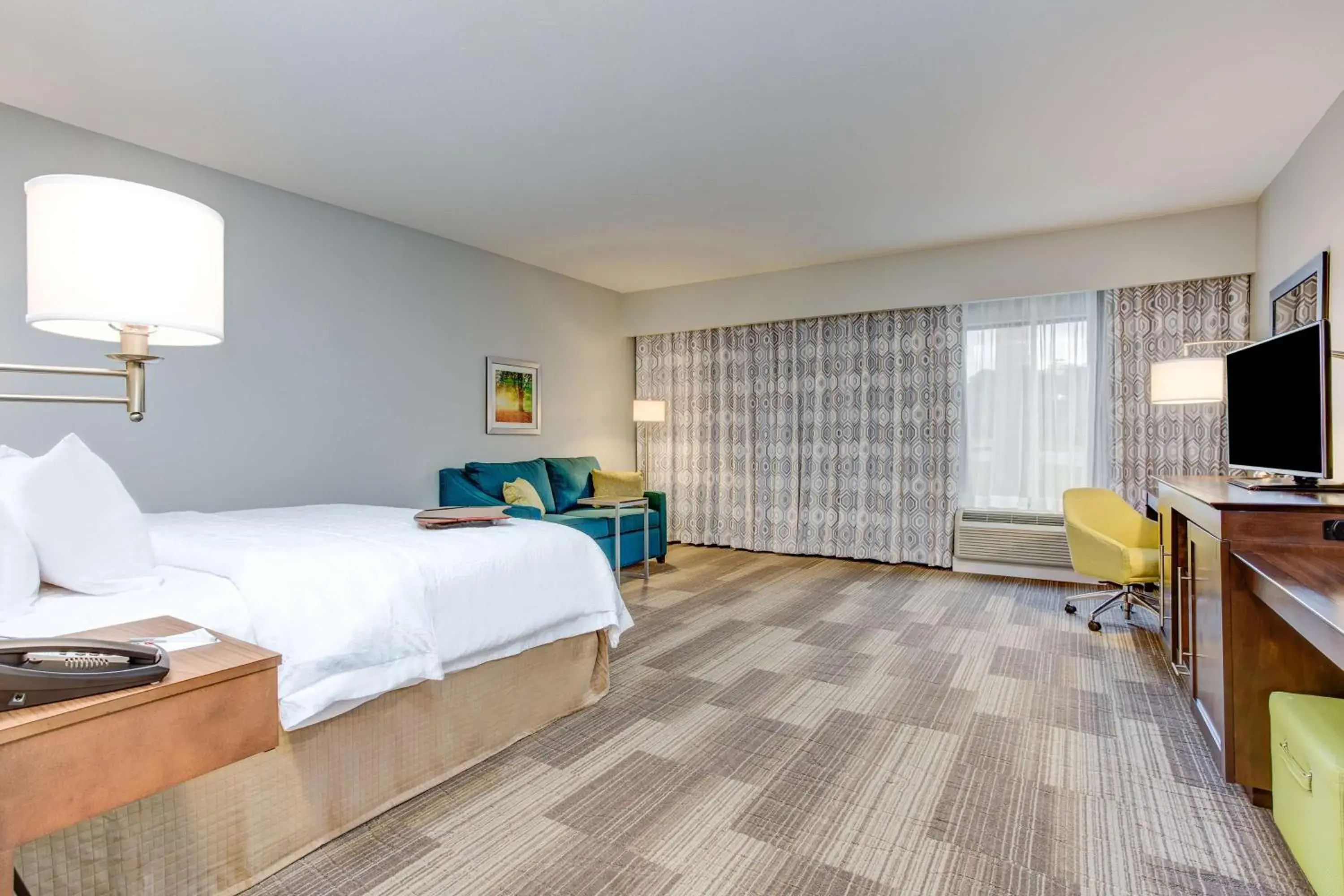 King Studio Suite - Non Smoking in Hampton Inn Macon - I-475 King Studio Suite - Non Smoking in Hampton Inn Macon - I-475