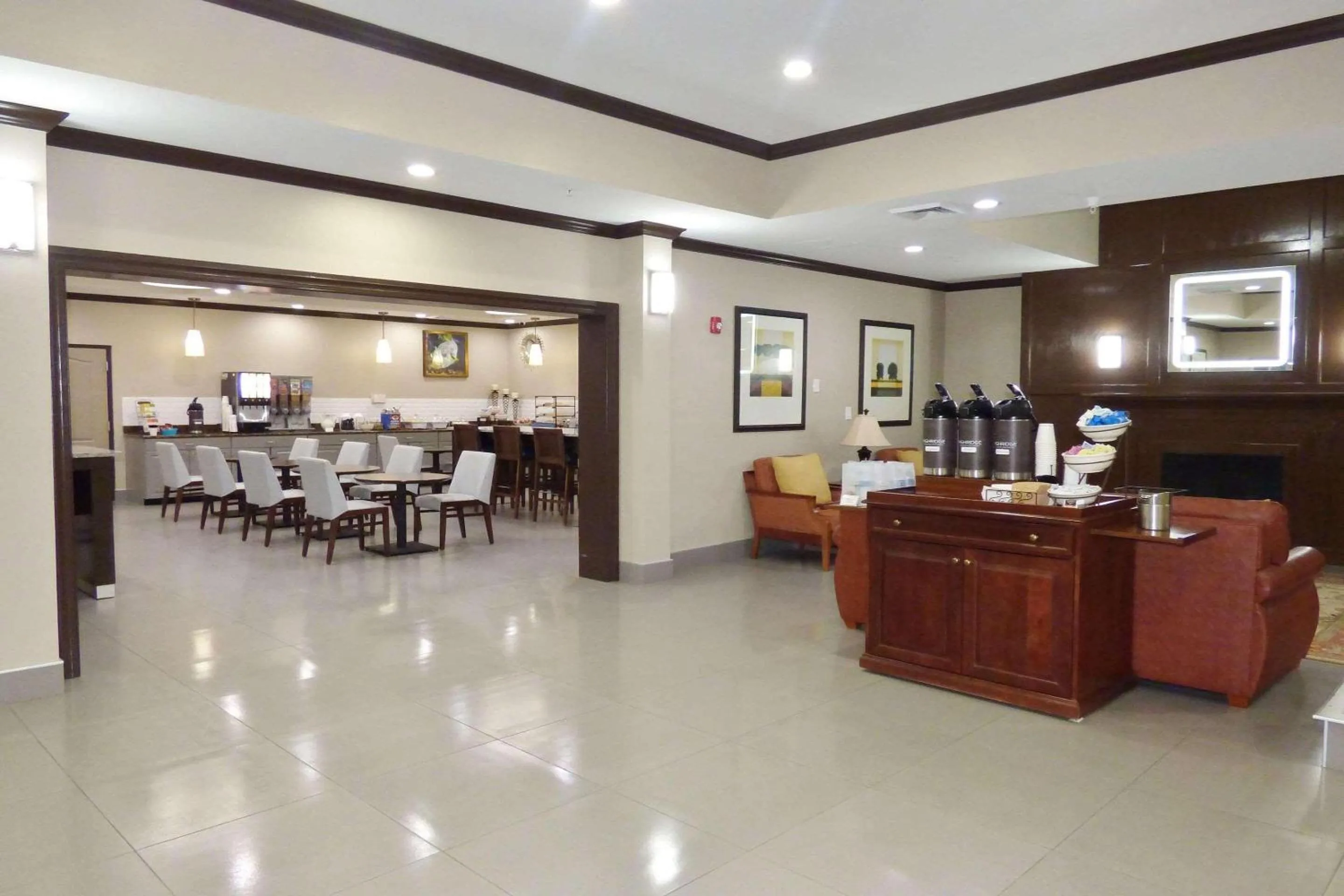 Lobby or reception in Country Inn & Suites by Radisson, Pensacola West, FL