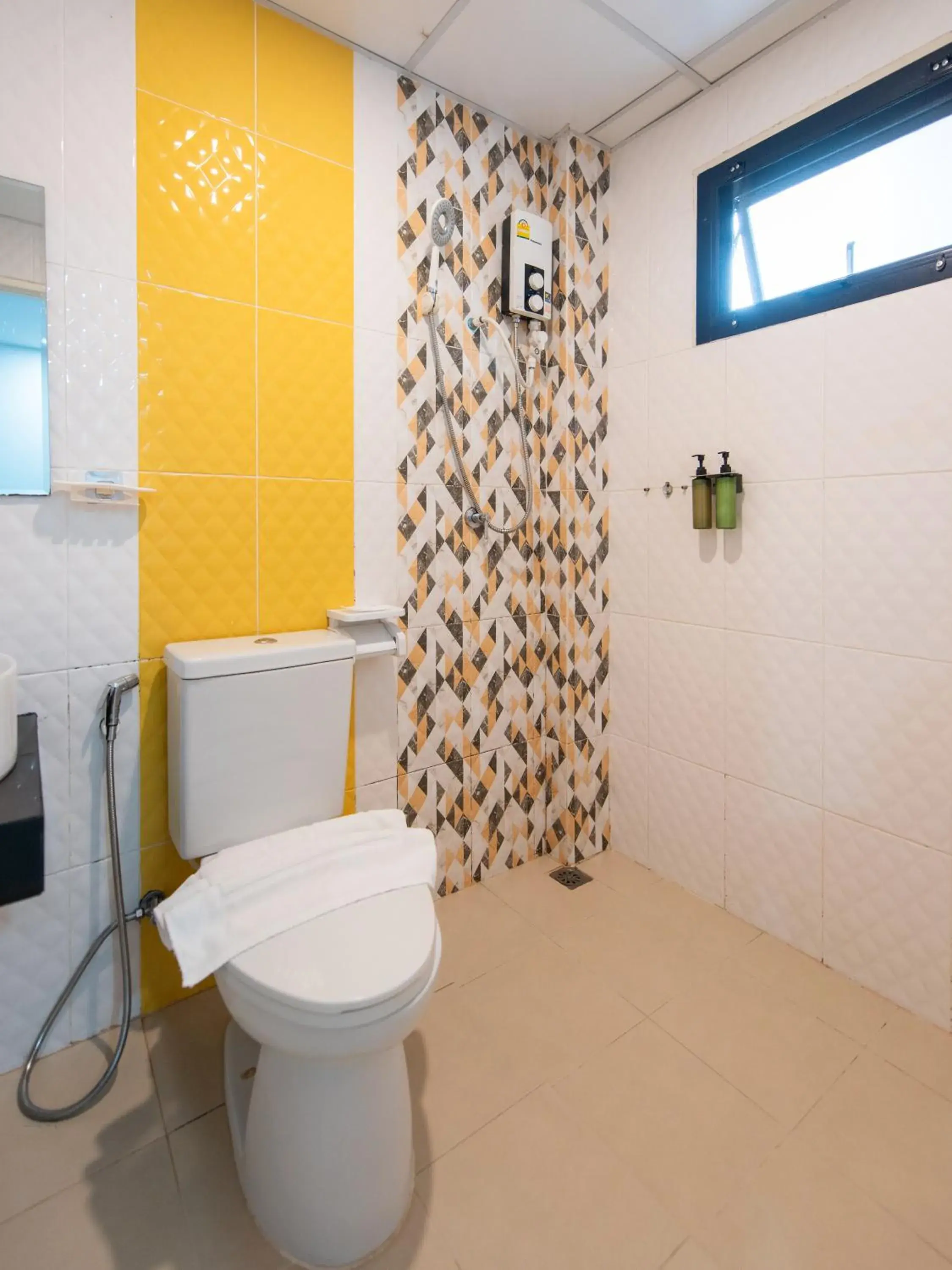 Standard Twin Room in Riski Residence Bangbuathong Standard Twin Room in Riski Residence Bangbuathong