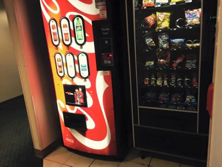 Food and drinks in Microtel Inn by Wyndham Champaign