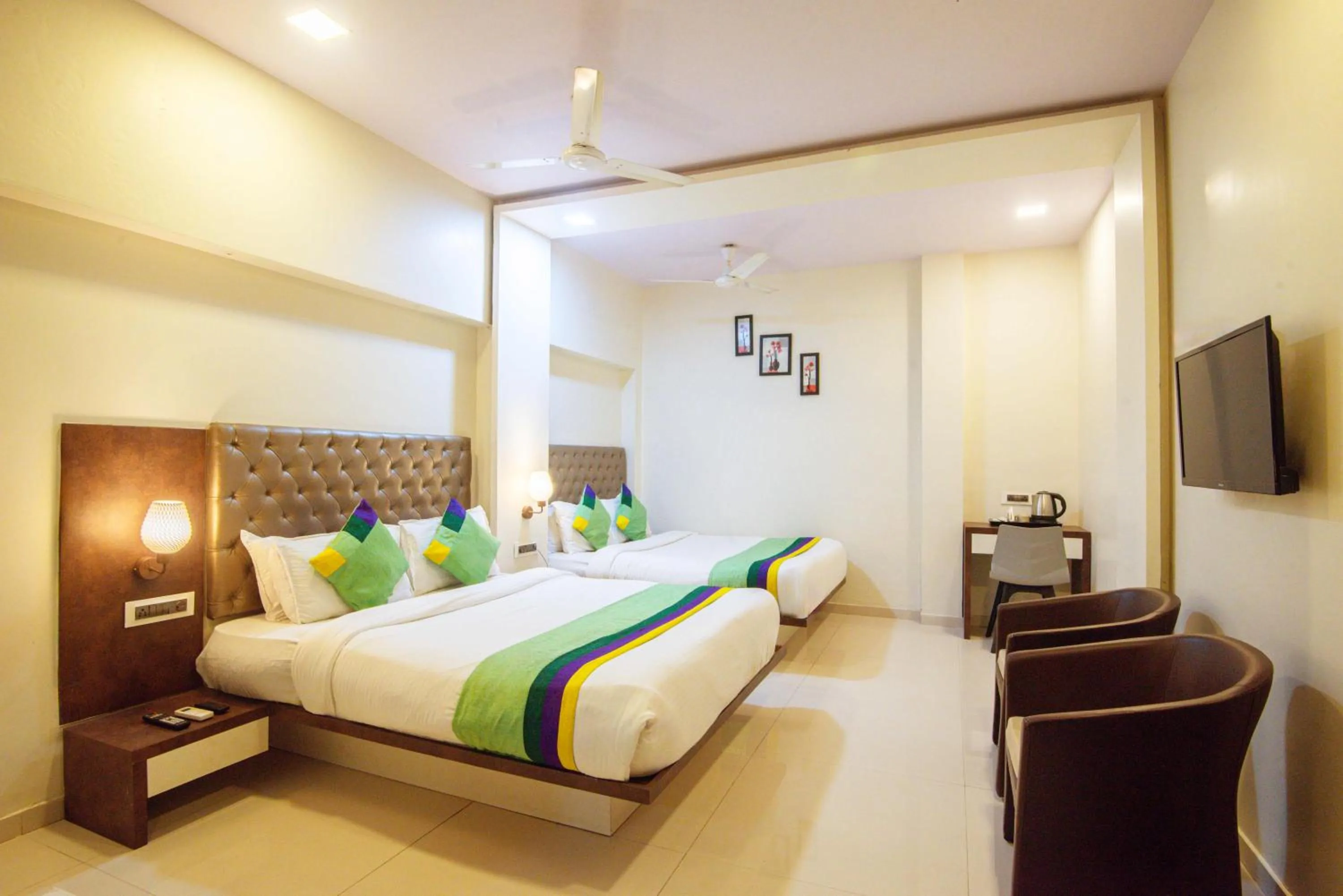Bedroom, Bed in Treebo Blue Moon Powai