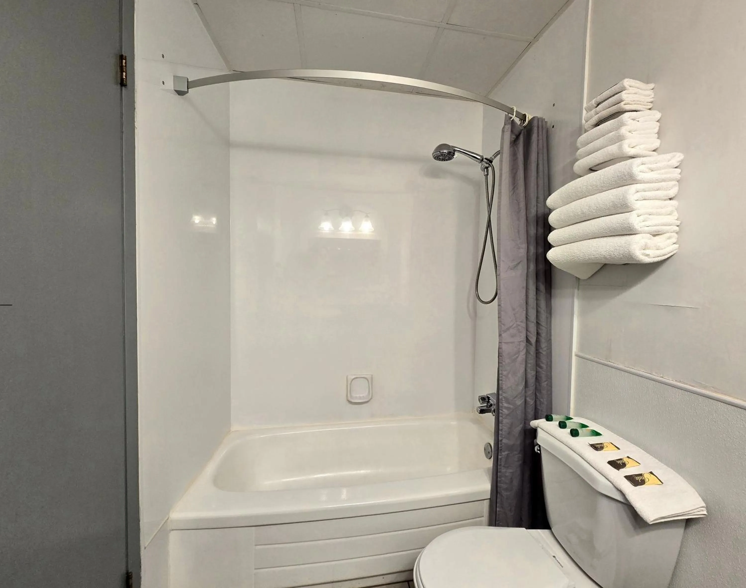 Bathroom in Alpine Inn