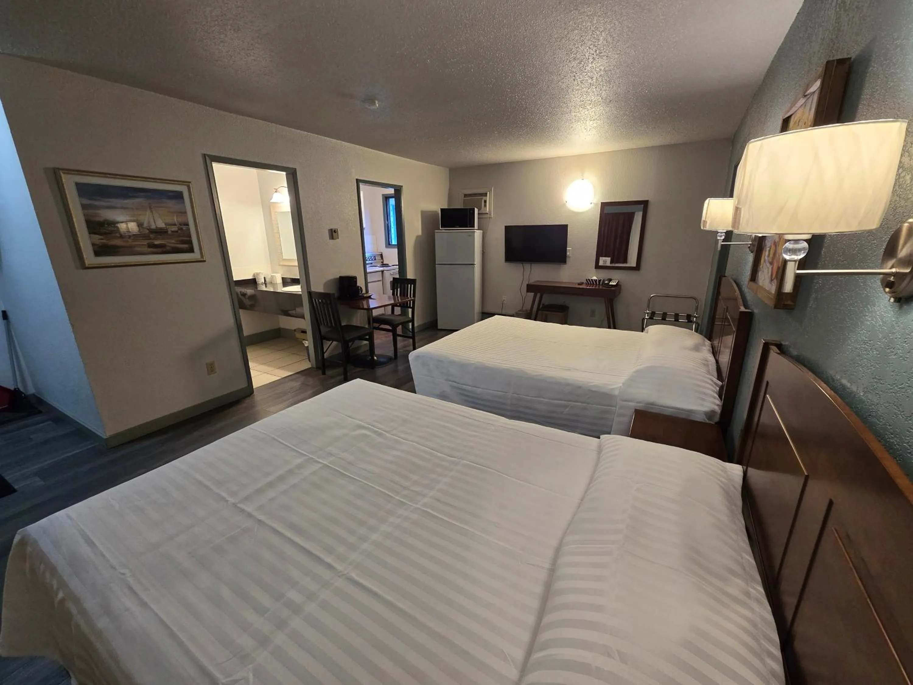 Bedroom, Bed in Alpine Inn